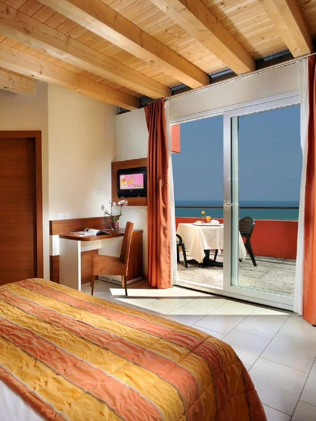 Bedroom, Bed in Hotel Bembo