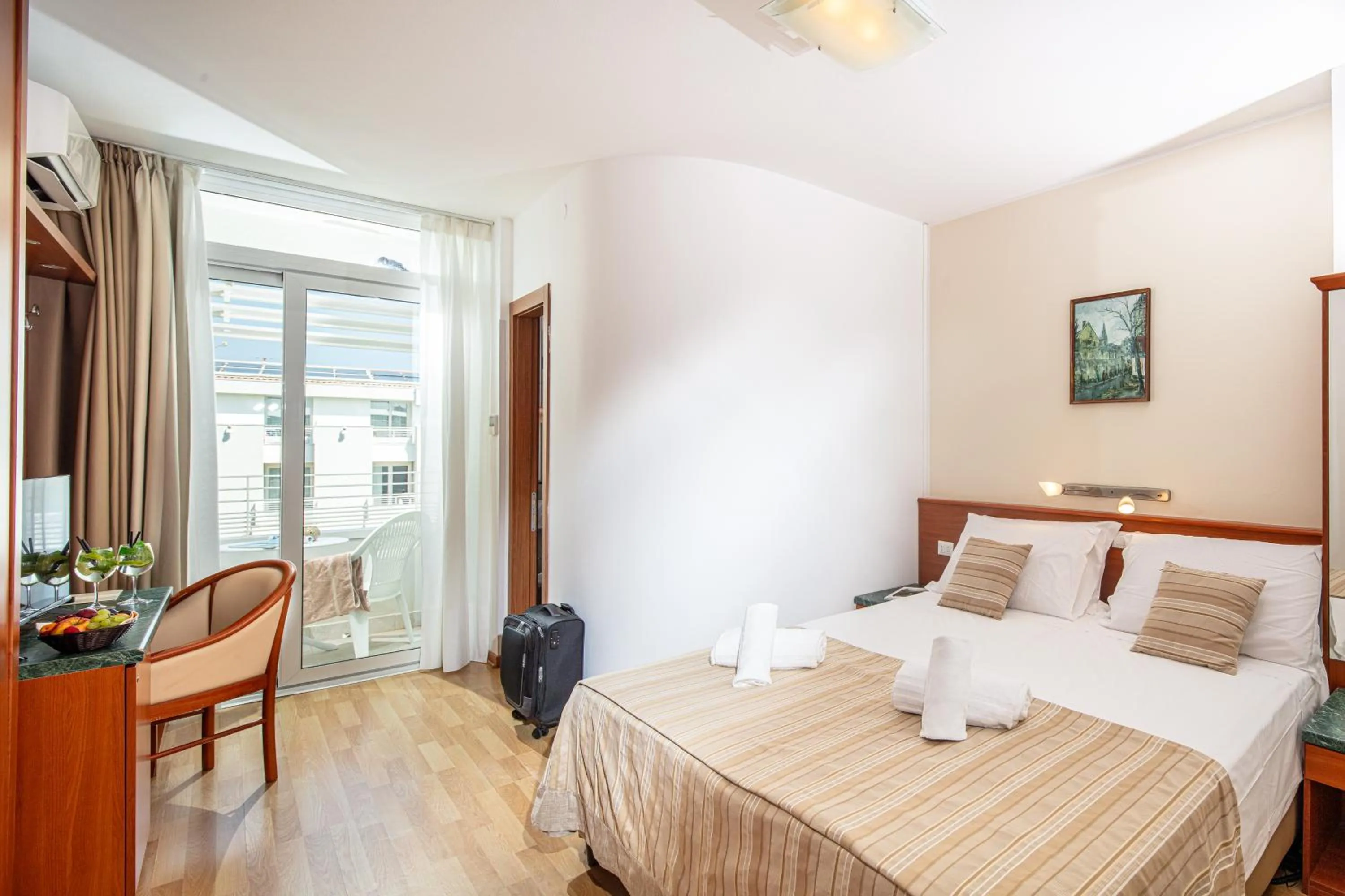 Restaurant/places to eat, Bed in Hotel Bembo