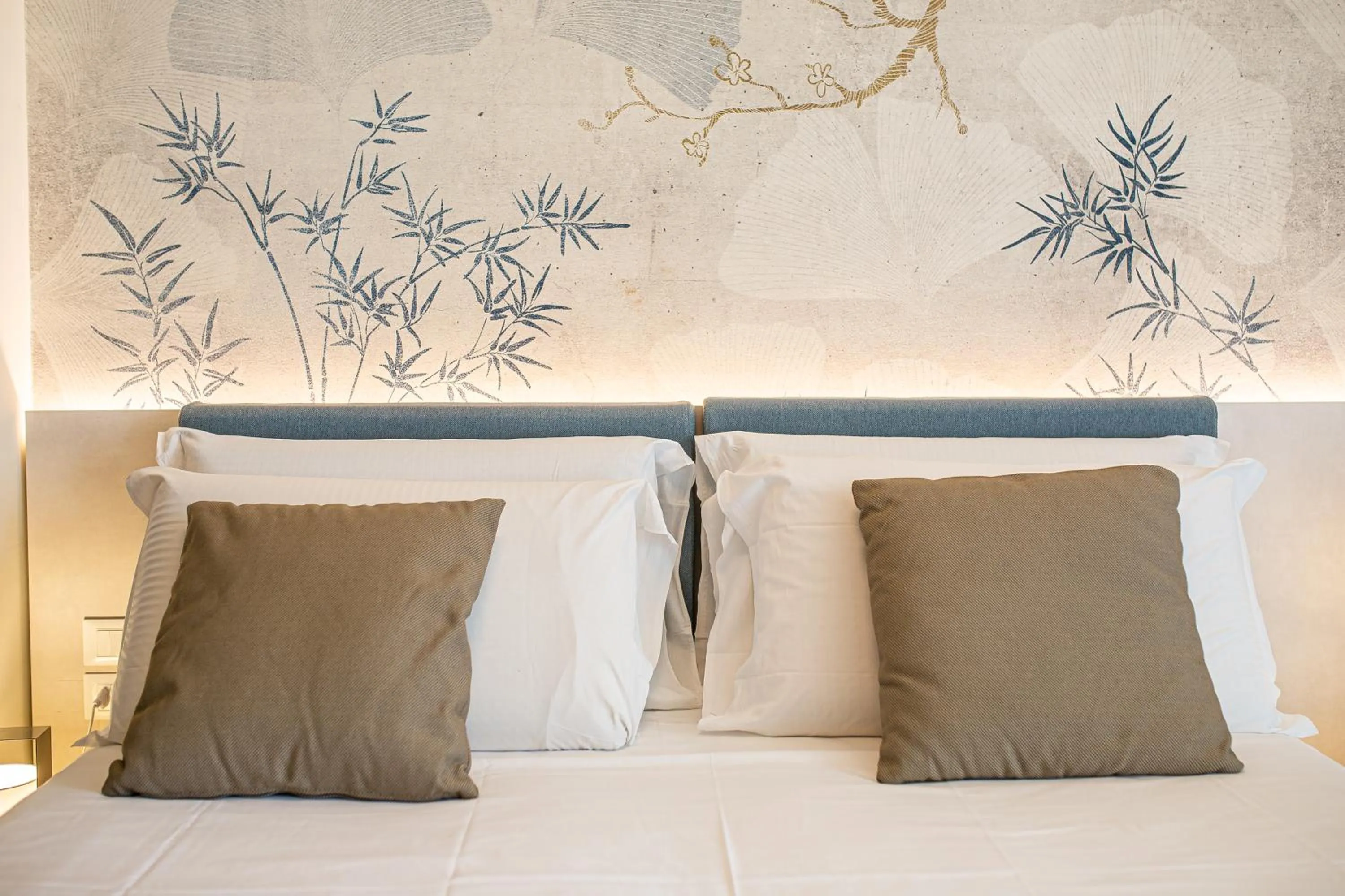 Property building, Bed in Hotel Bembo