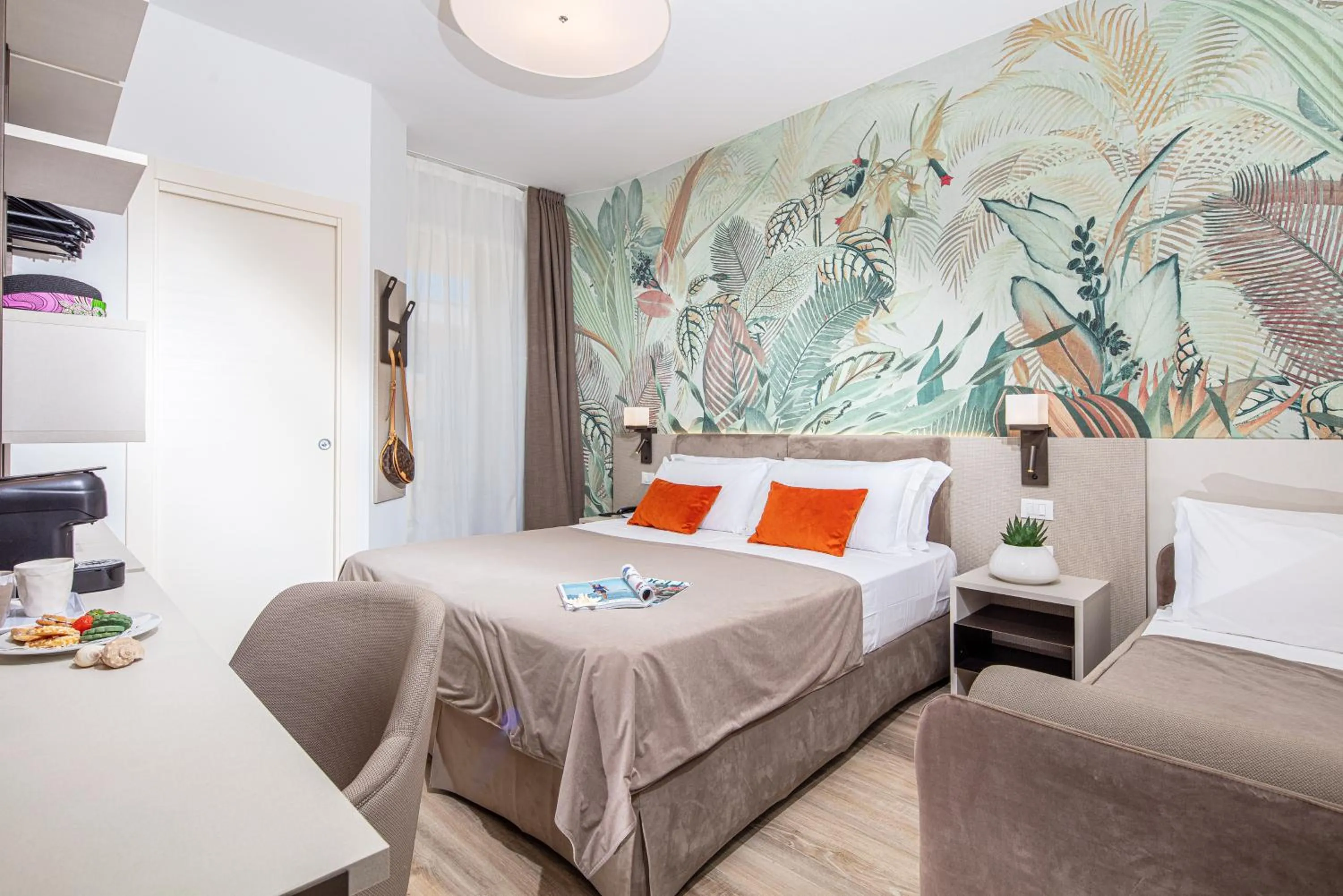 Property building, Bed in Hotel Excelsior