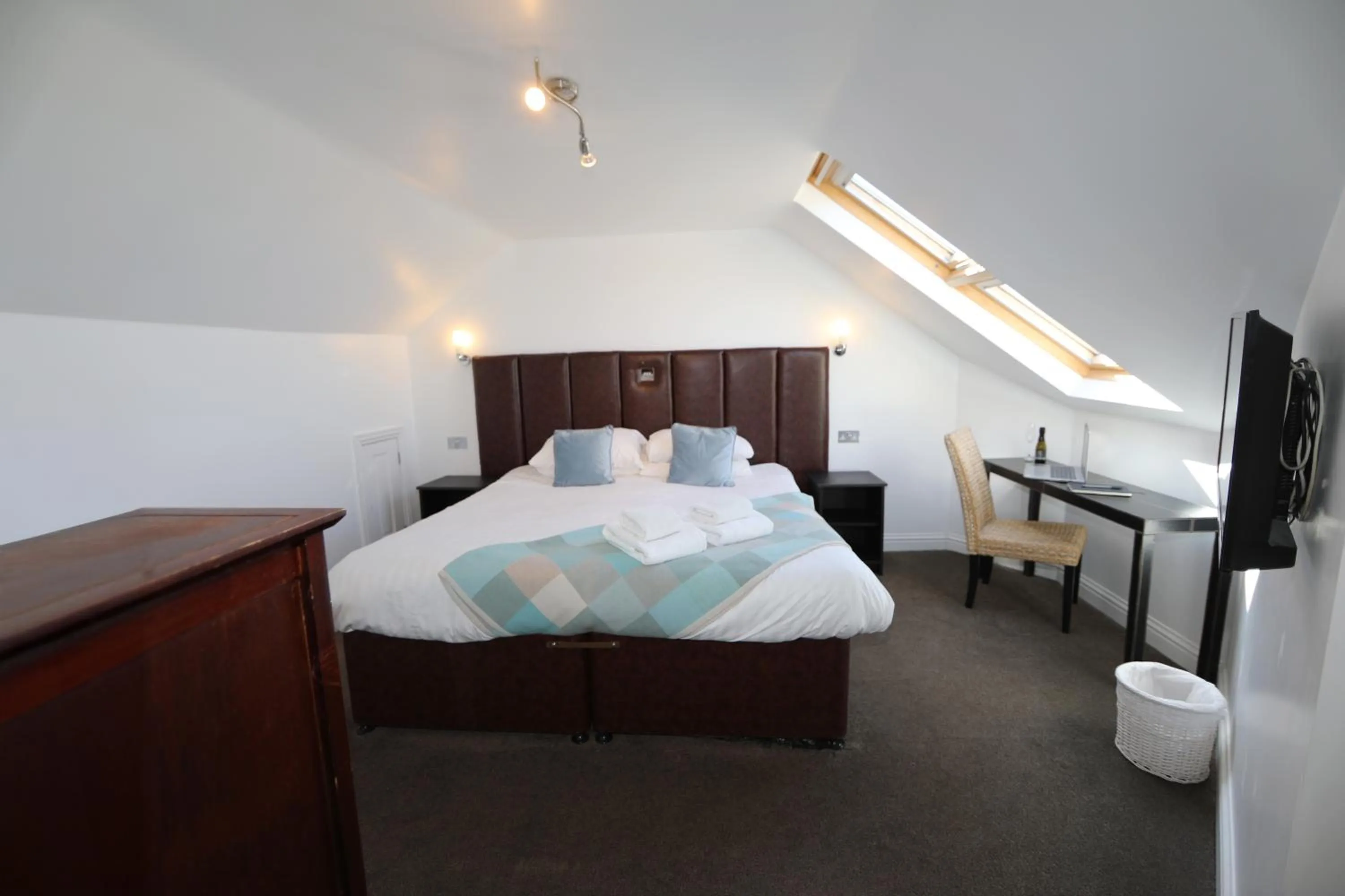 Bed in The Inn on the Loch