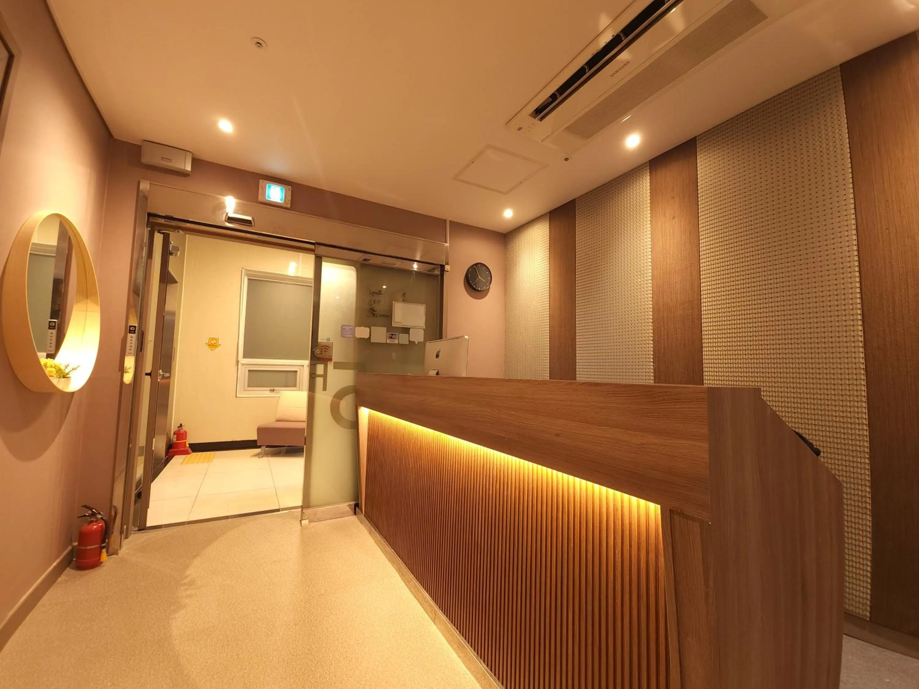 Lobby or reception in OYO Hostel Myeongdong 2