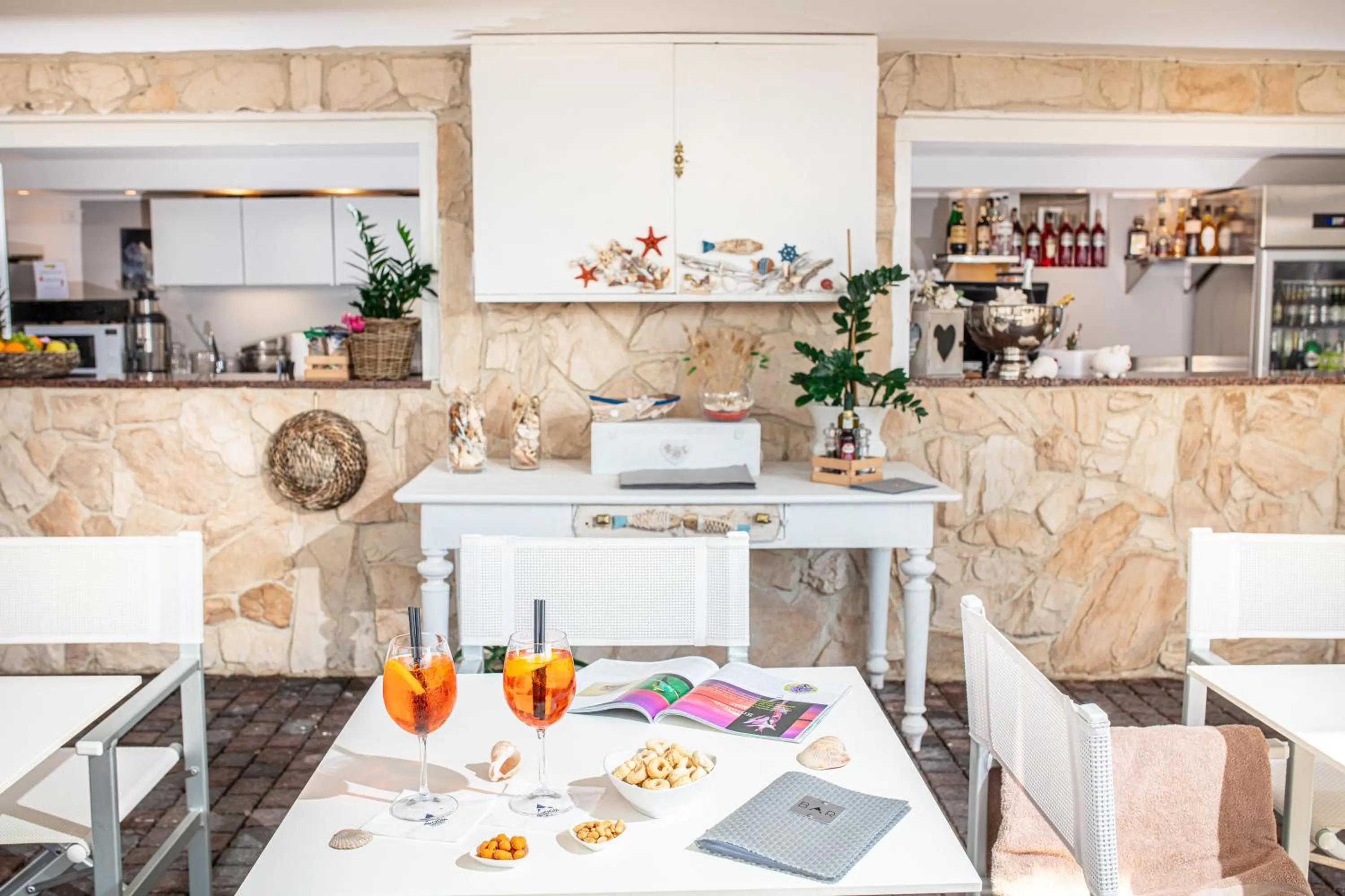 Restaurant/places to eat in Hotel Bellevue