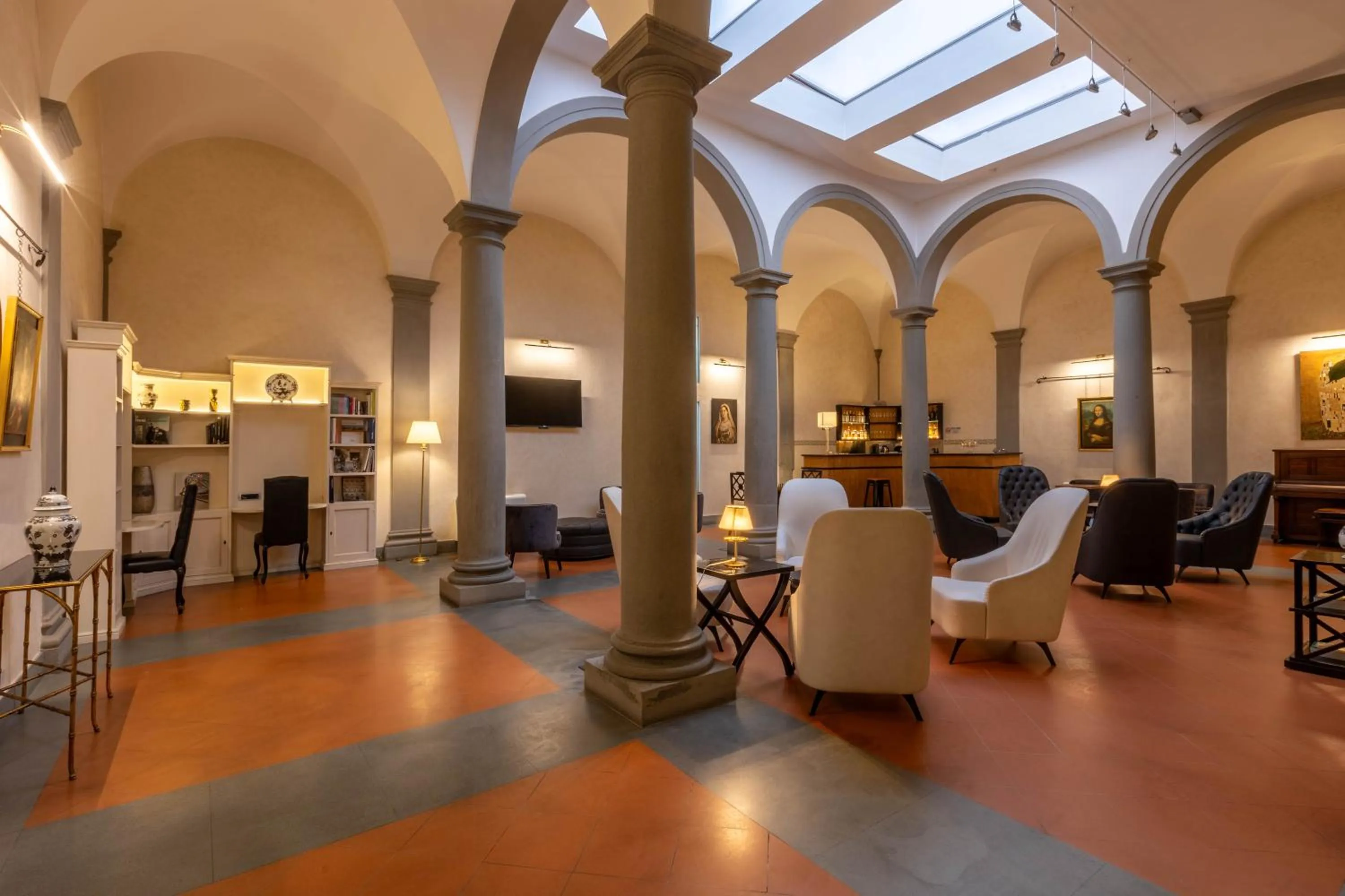 Lobby or reception in Relais Hotel Centrale "Dimora Storica"