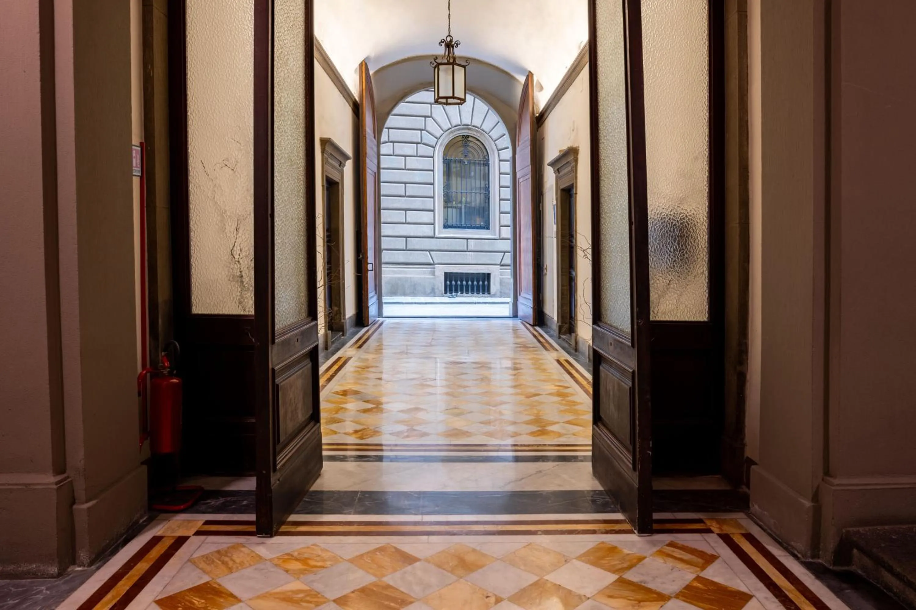 Facade/entrance in Relais Hotel Centrale "Dimora Storica"