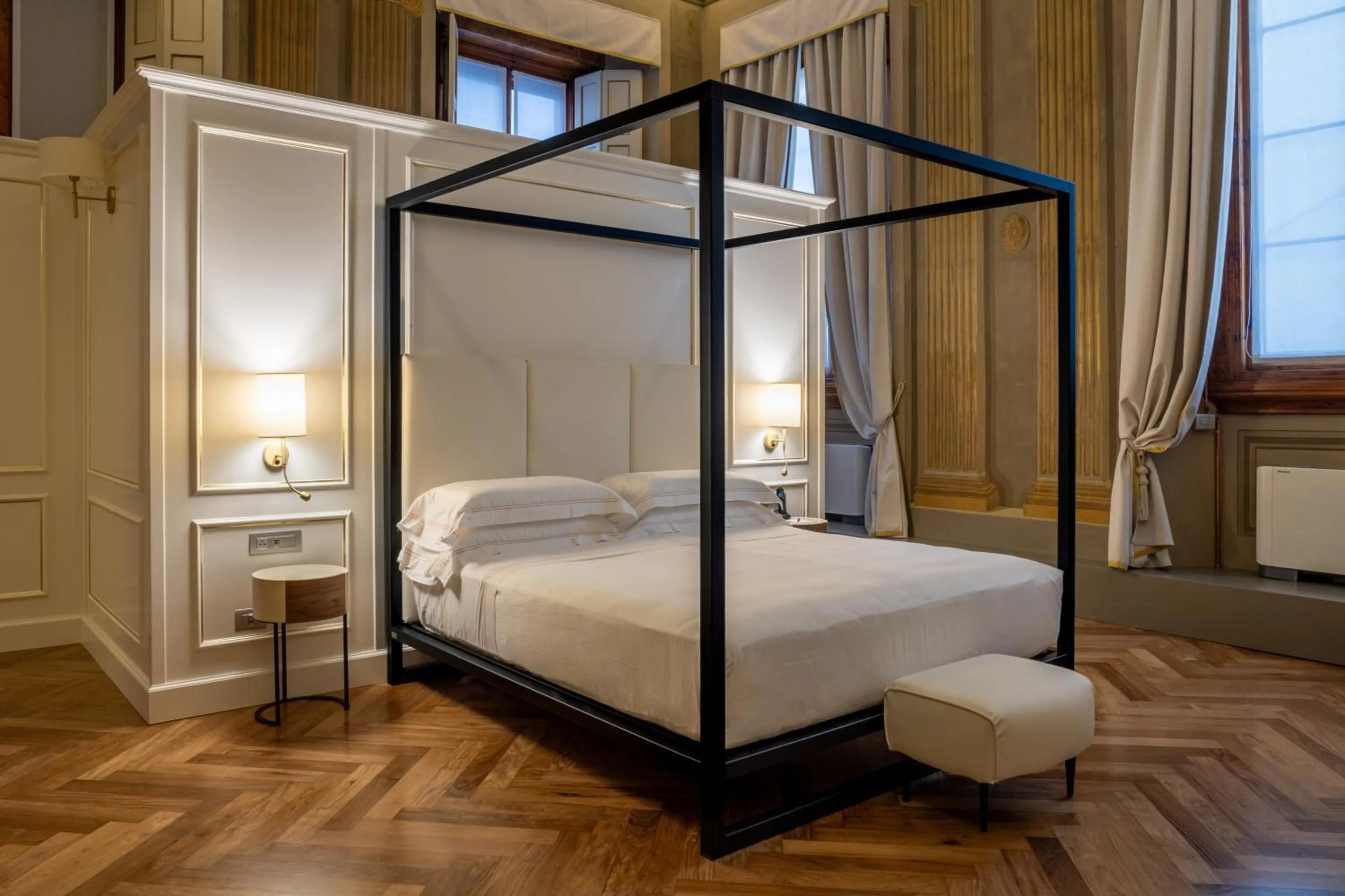 Photo of the whole room, Bed in Relais Hotel Centrale "Dimora Storica"