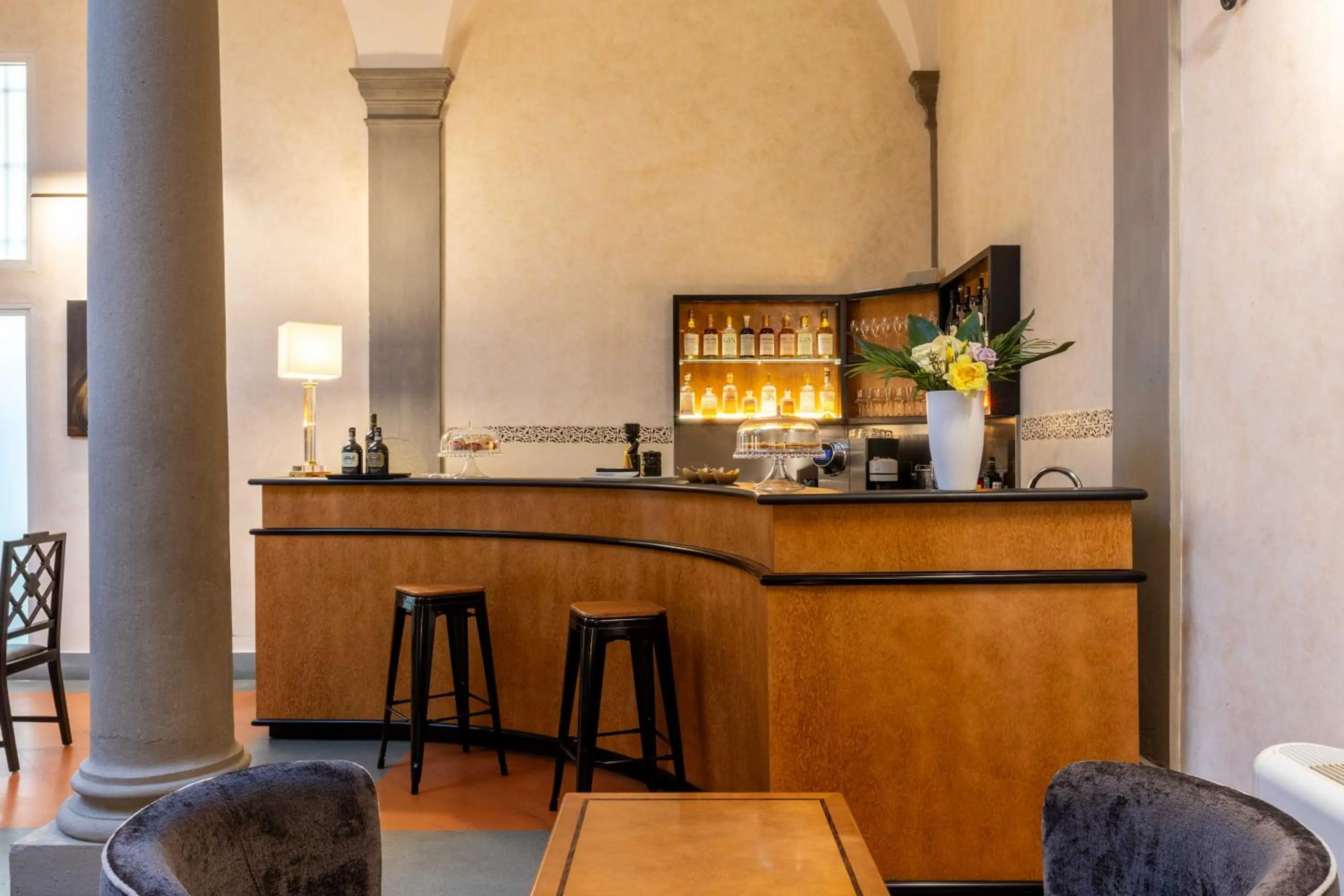 Lounge or bar in Relais Hotel Centrale "Dimora Storica"