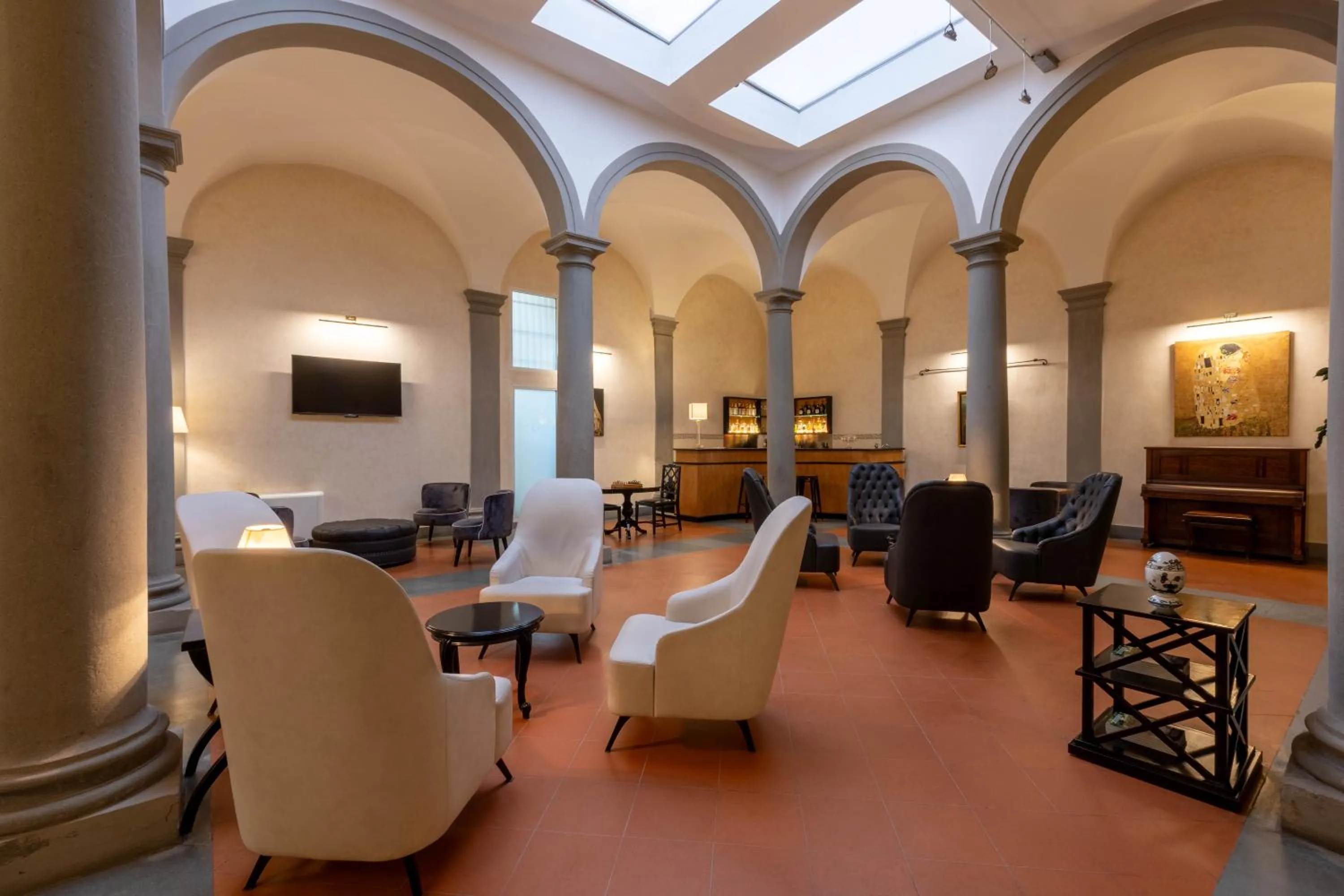 Lobby or reception in Relais Hotel Centrale "Dimora Storica"