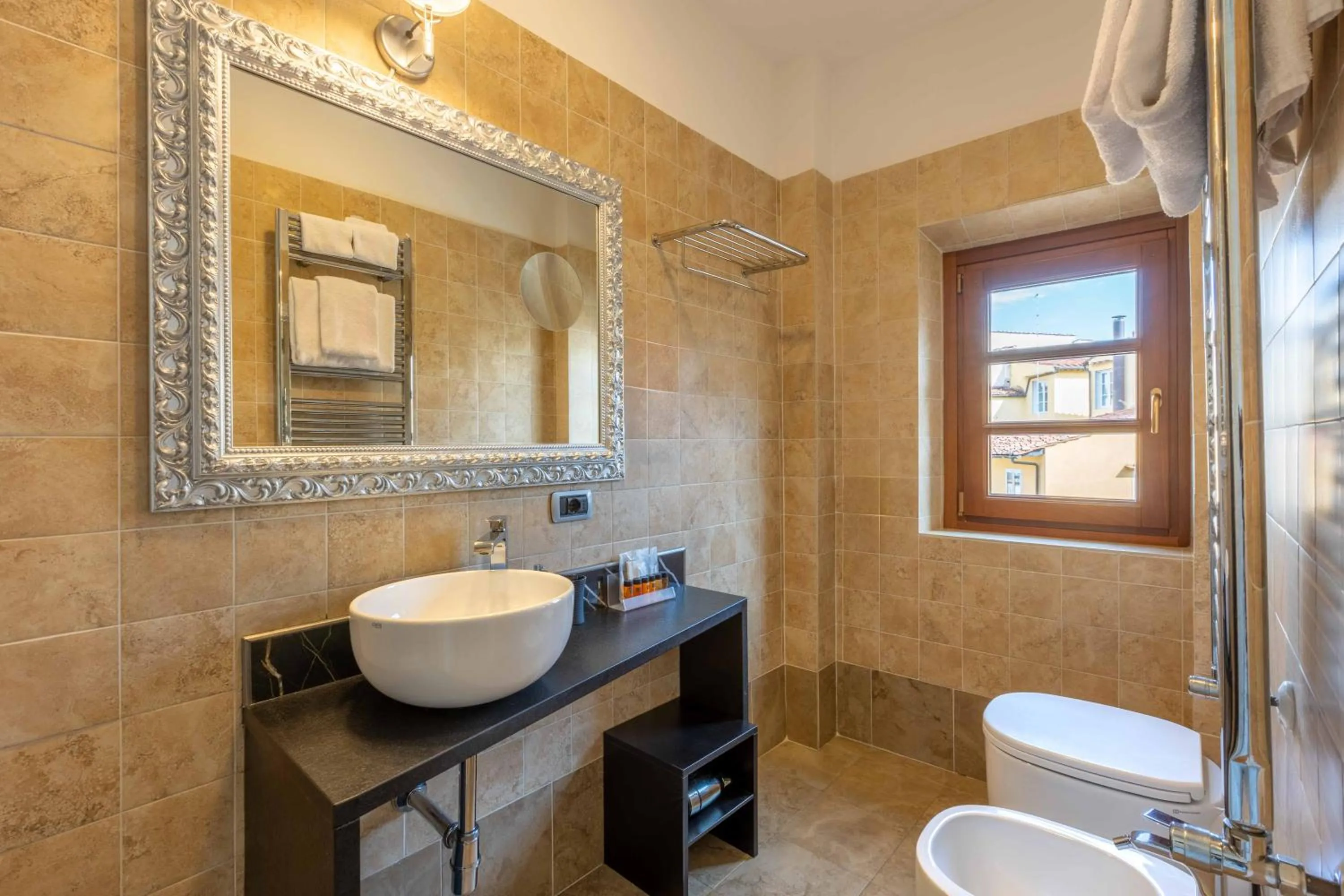 Bathroom in Relais Hotel Centrale "Dimora Storica"