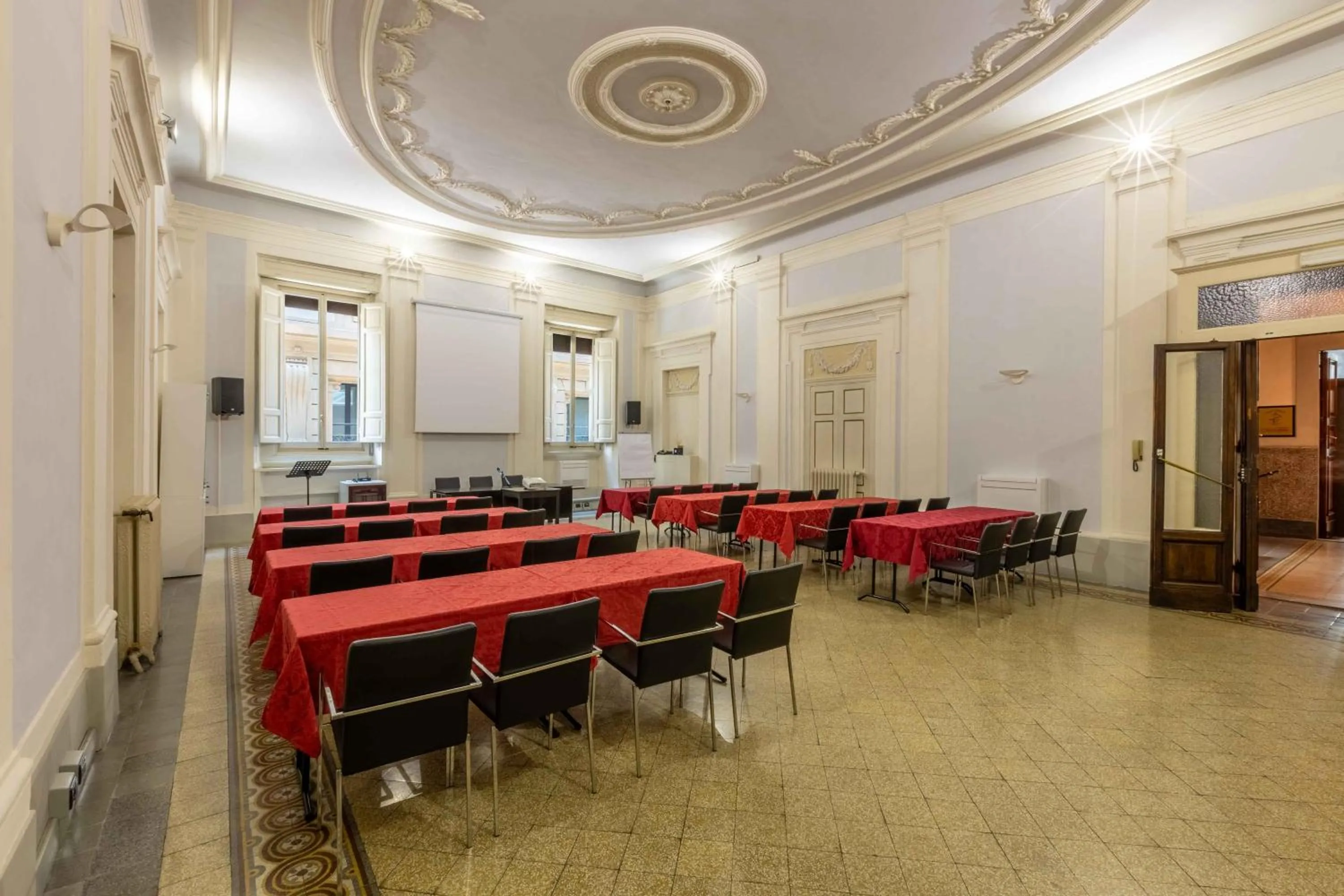 Meeting/conference room in Relais Hotel Centrale "Dimora Storica"