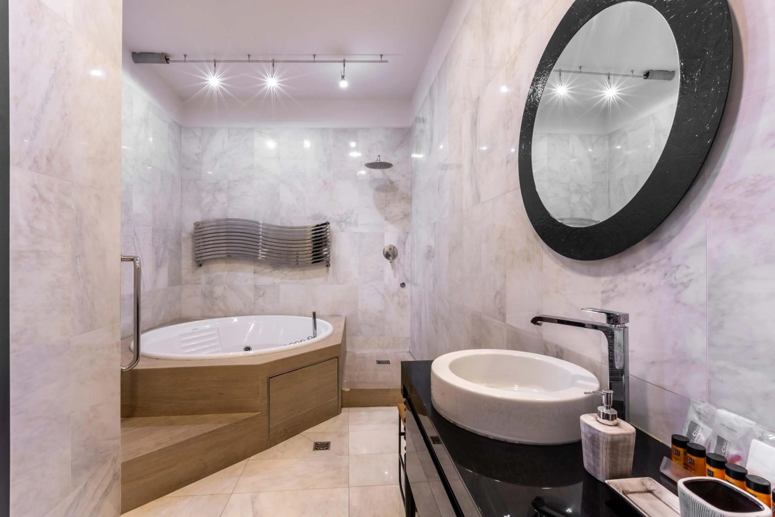 Bathroom in Relais Hotel Centrale "Dimora Storica"