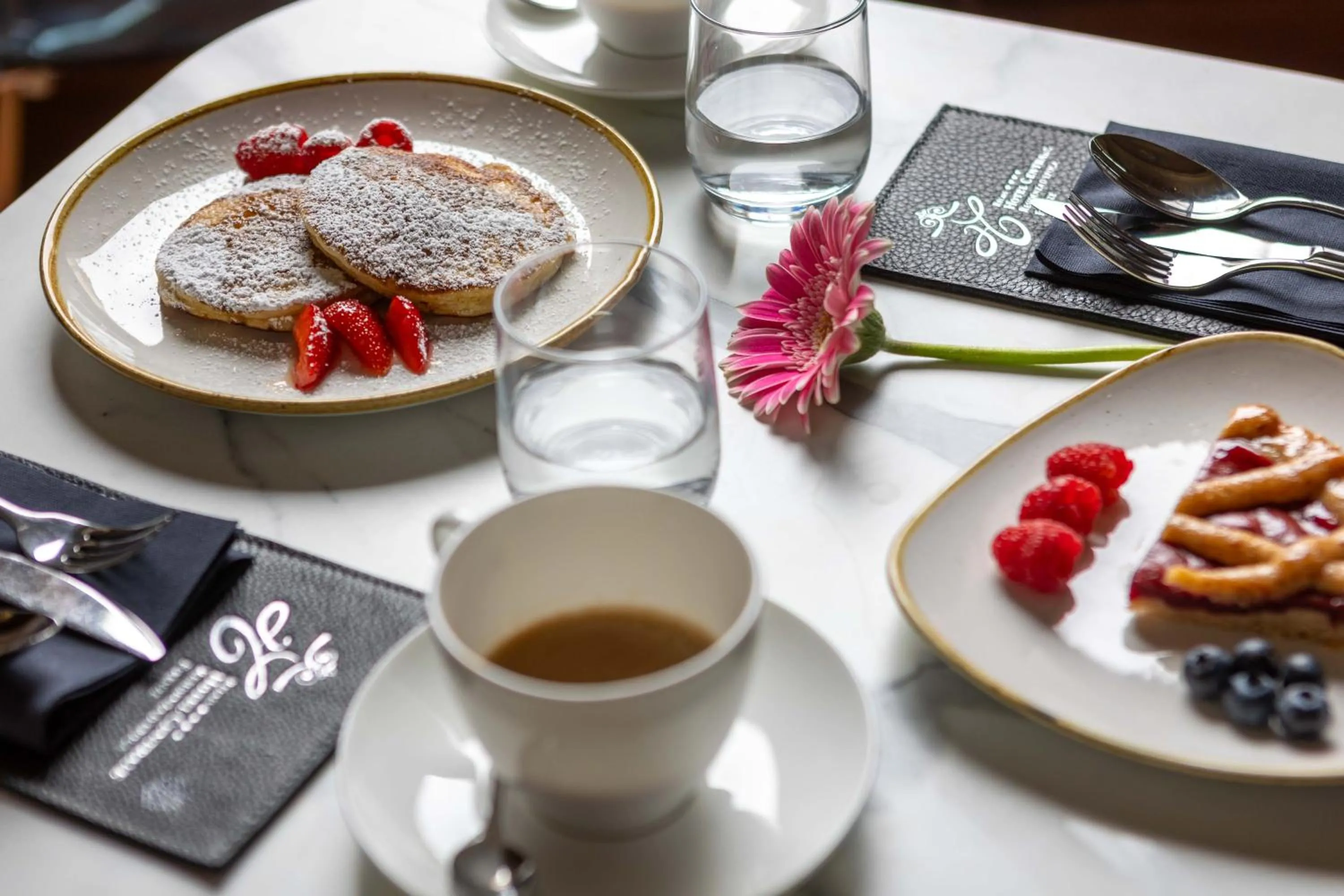 Breakfast in Relais Hotel Centrale "Dimora Storica"