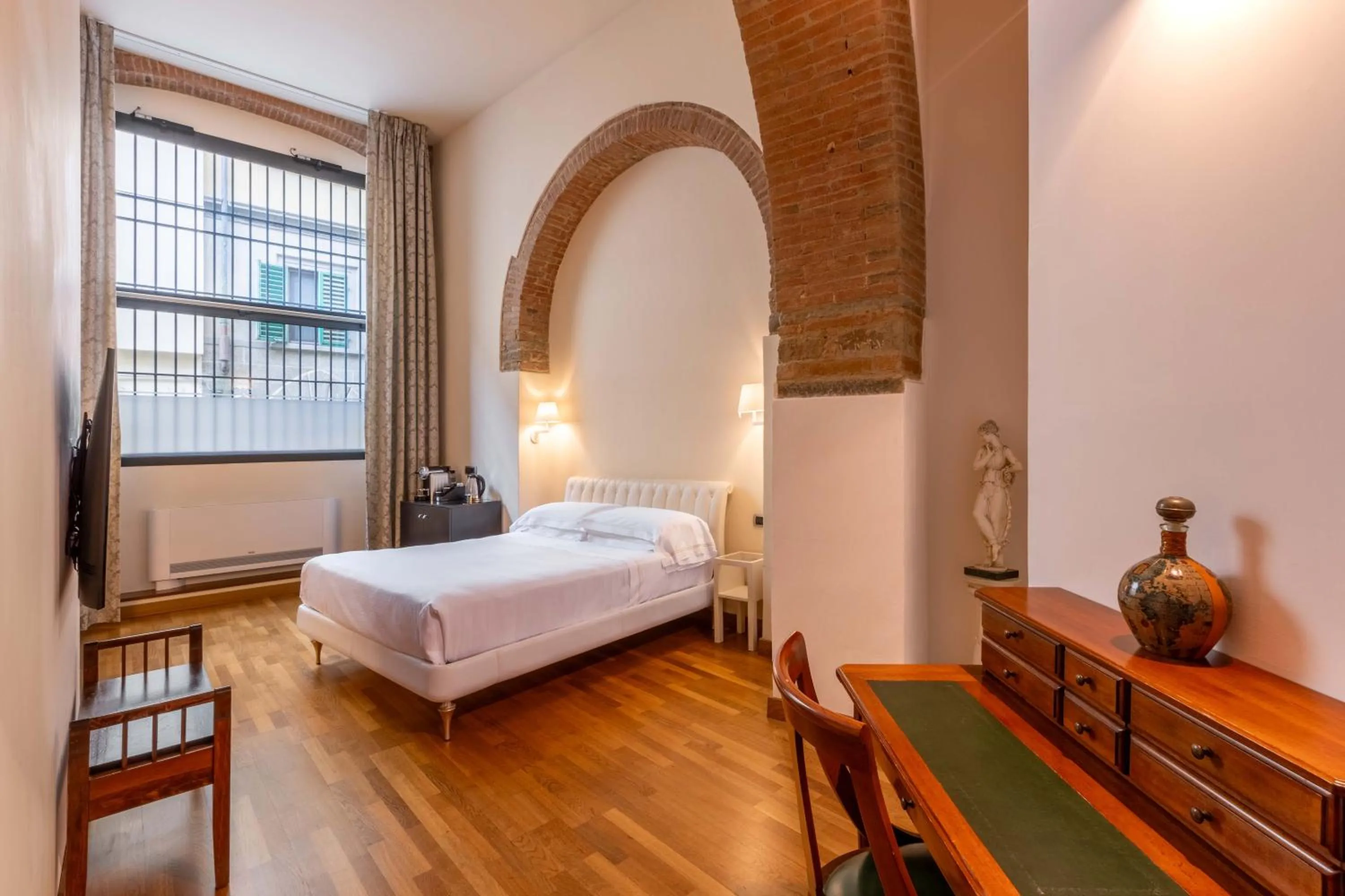 Bedroom, Bed in Relais Hotel Centrale "Dimora Storica"