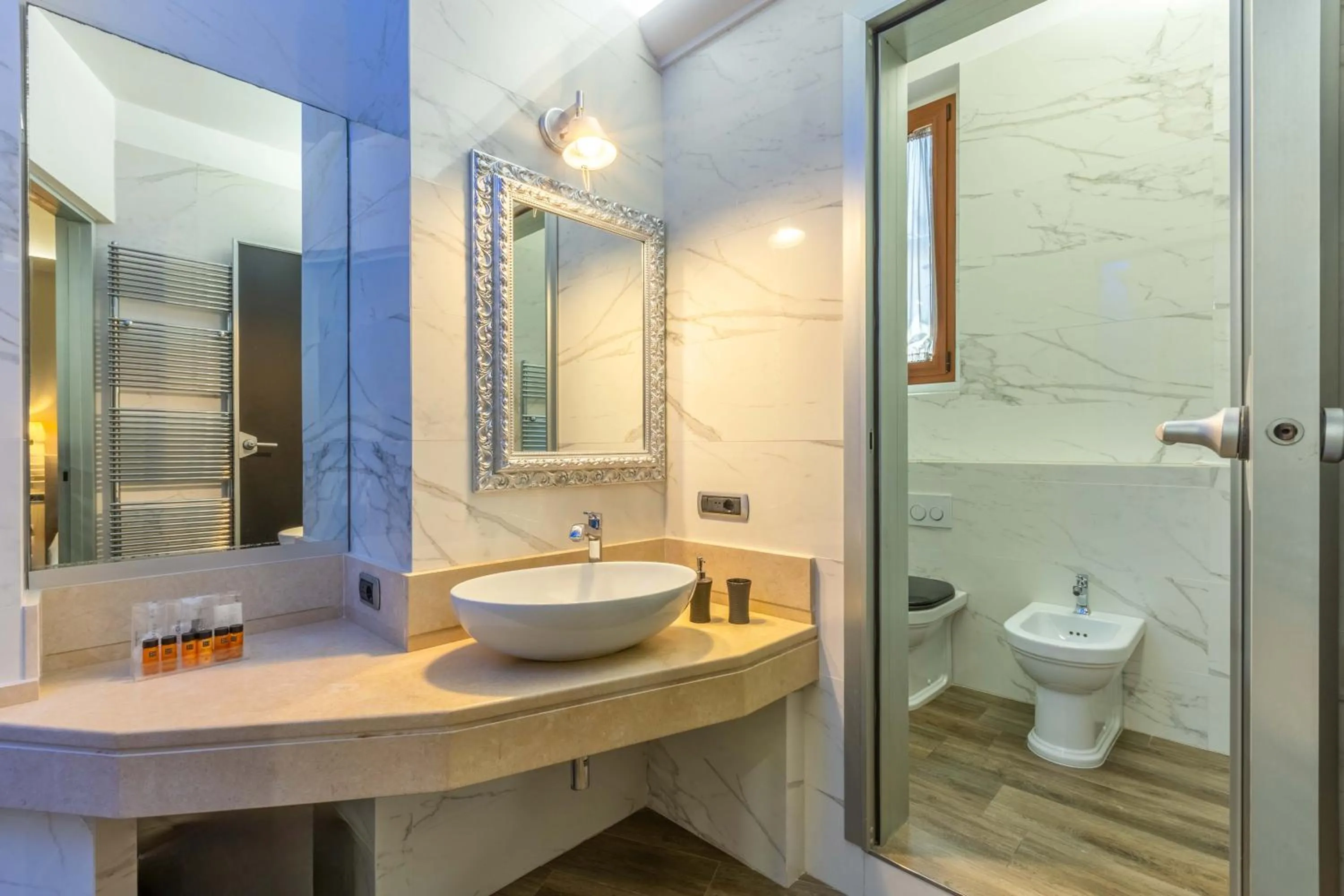 Bathroom in Relais Hotel Centrale "Dimora Storica"