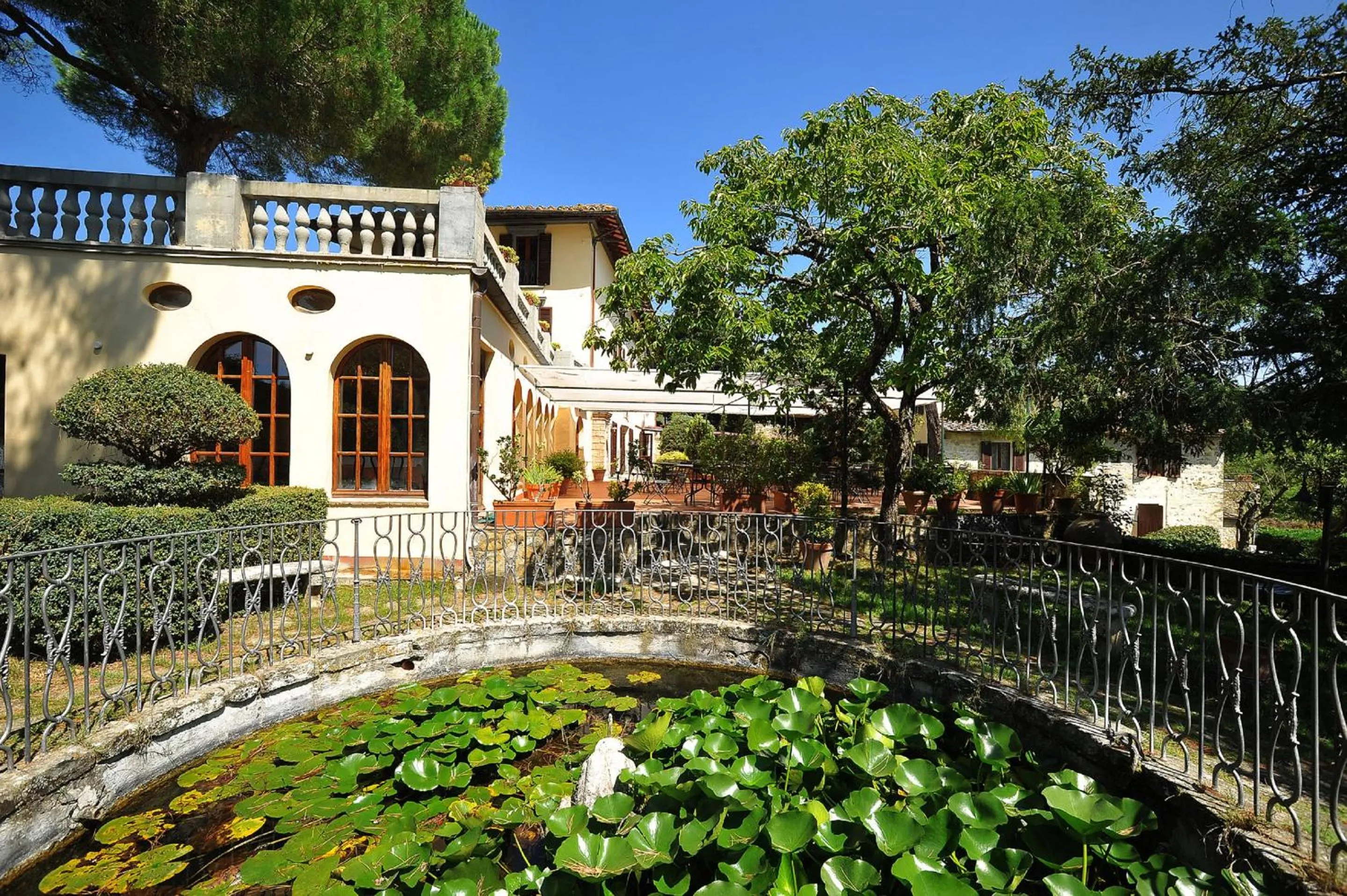 Garden in Villa Casafrassi -ONLY ADULTS