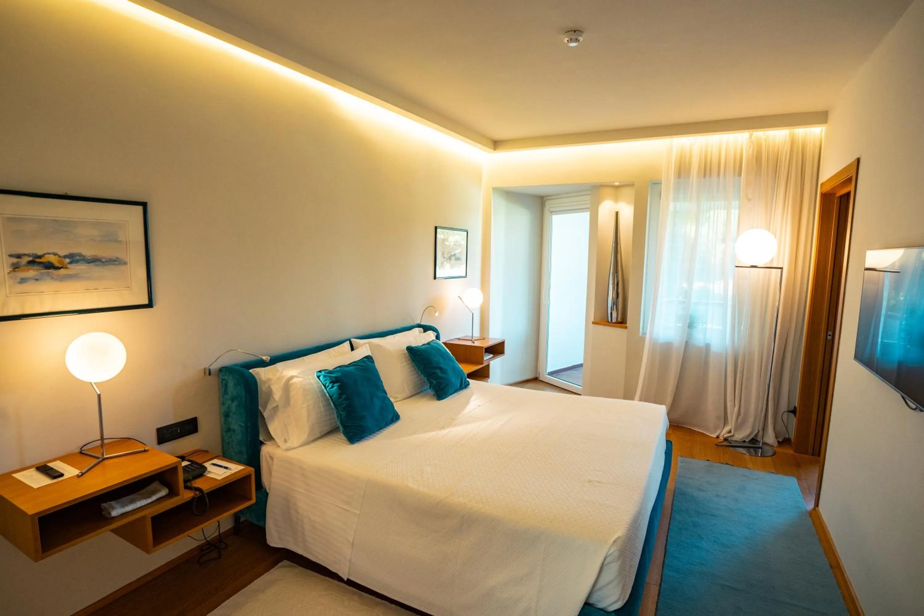 Photo of the whole room, Bed in Gallia Palace Hotel - Relais & Châteaux