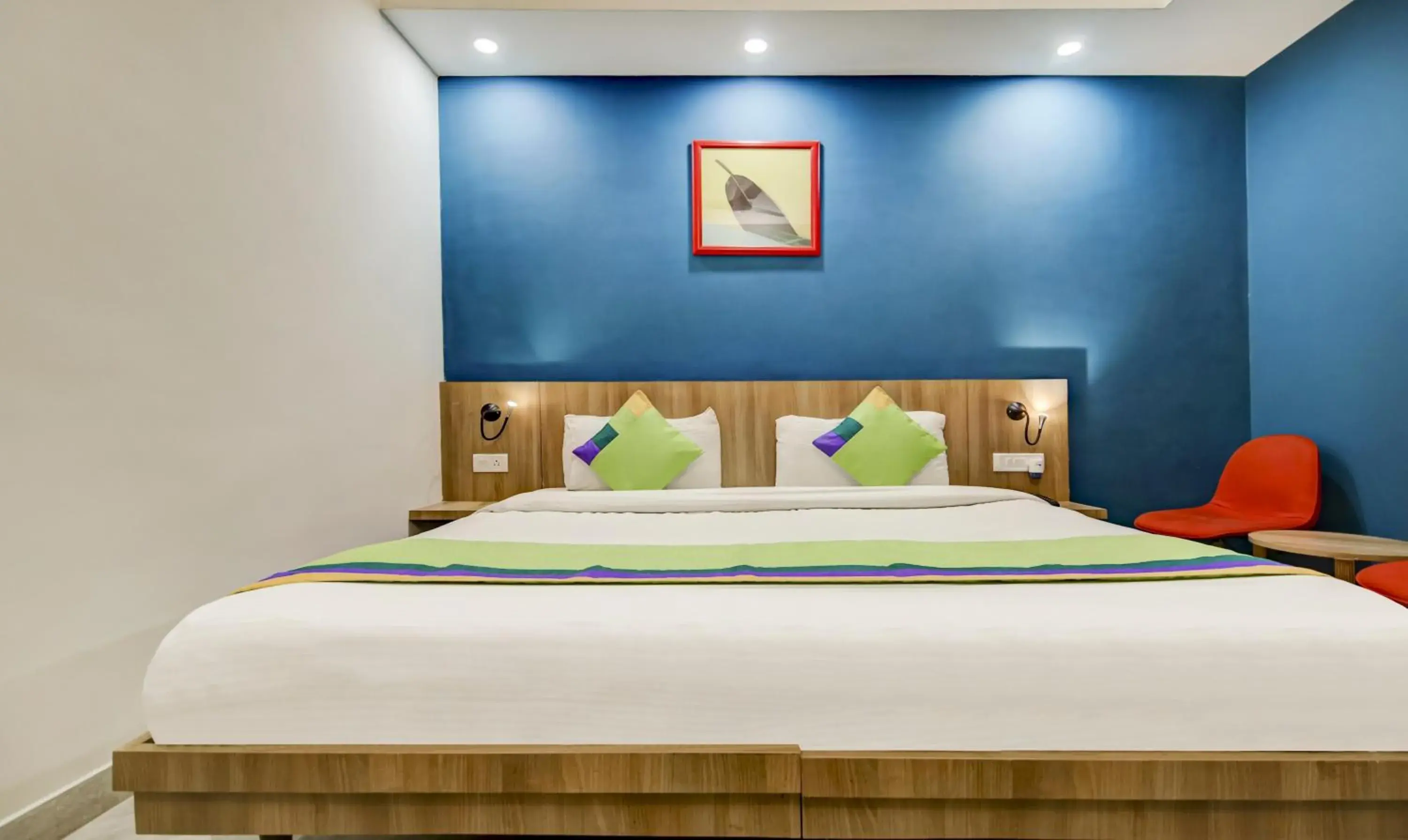 Bedroom, Bed in Treebo Mall View, DLF Phase II Bedroom, Bed in Treebo Mall View, DLF Phase II