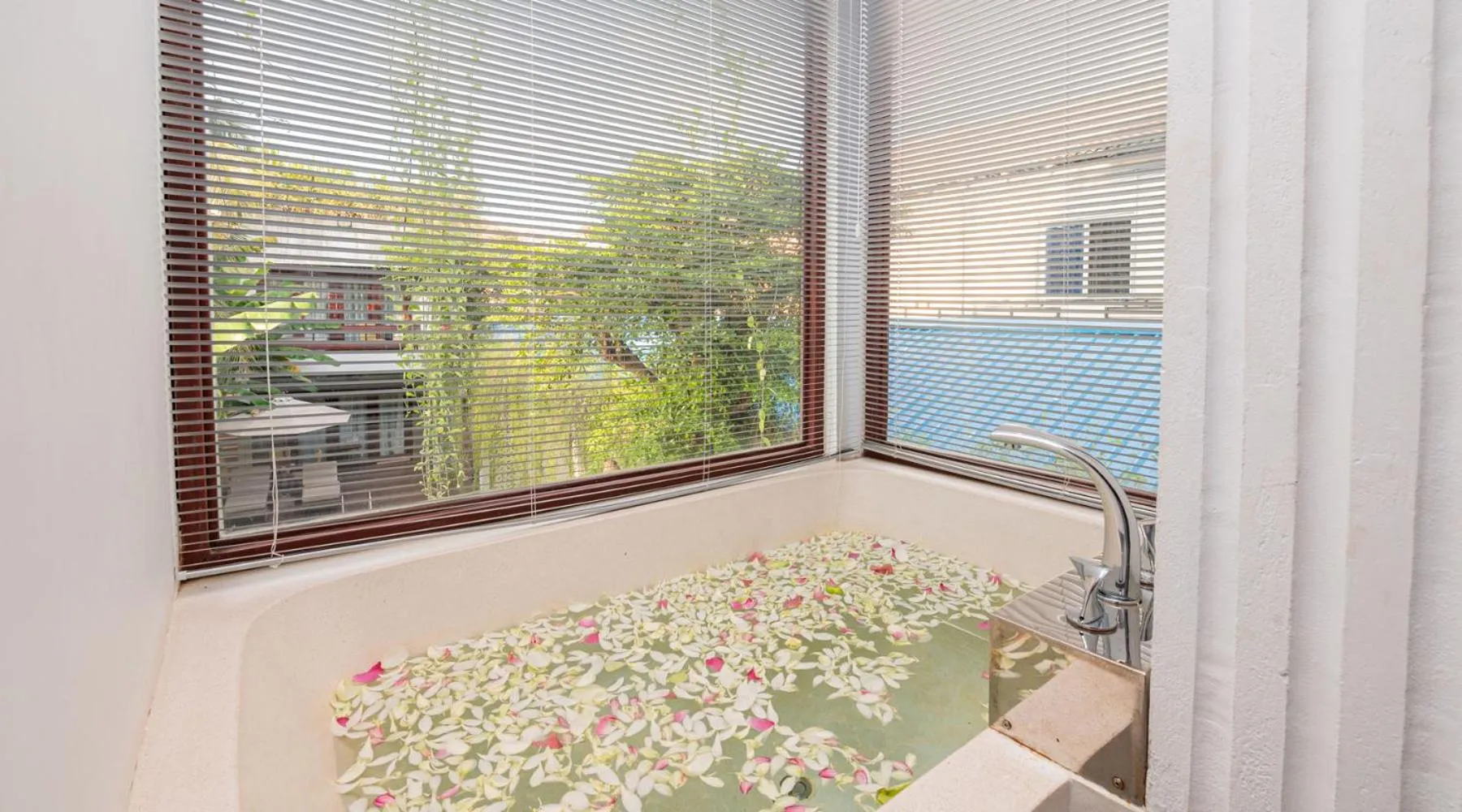 Natural landscape in Victoria Central Residence