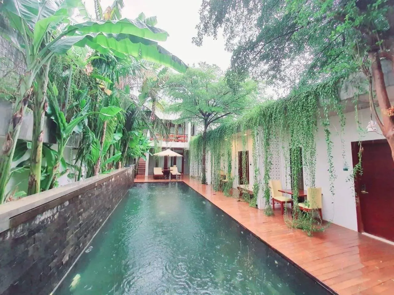 Swimming pool in Victoria Central Residence