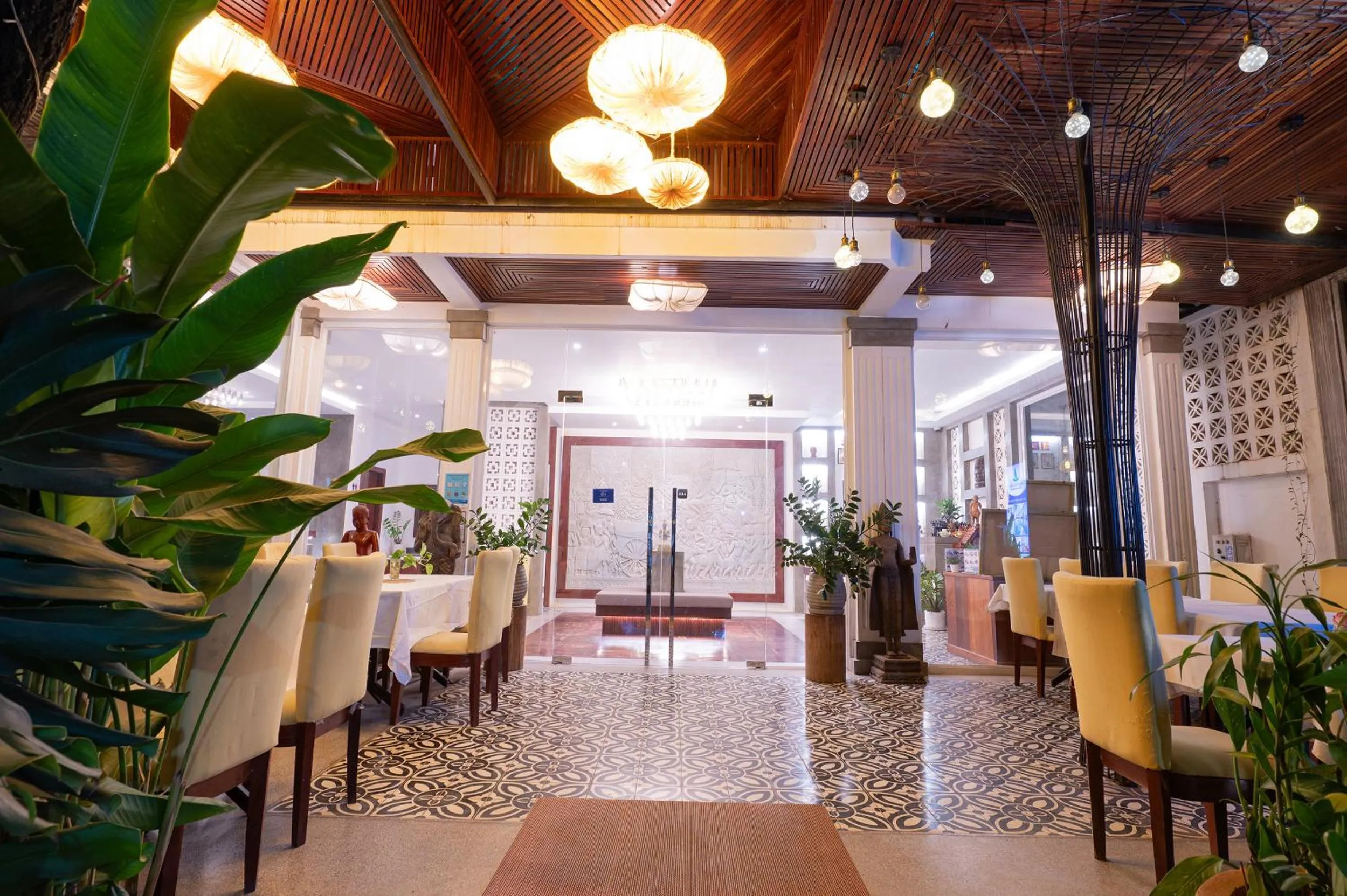 Restaurant/places to eat in Victoria Central Residence