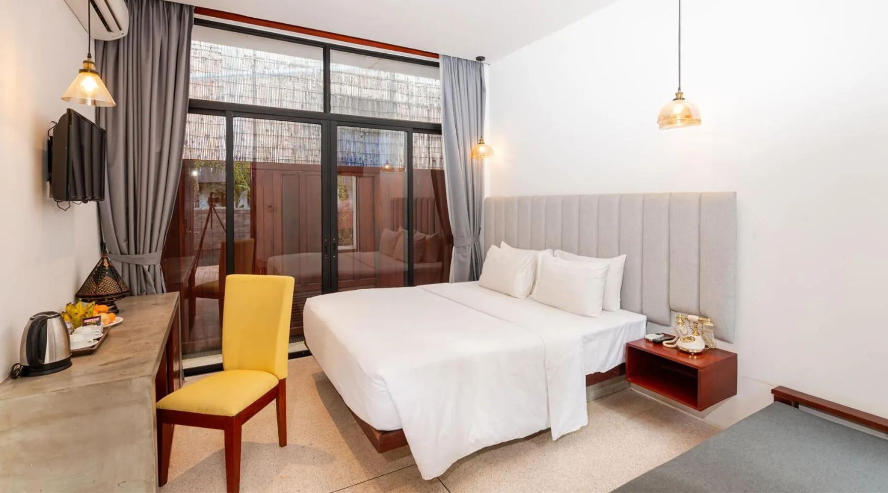 Bed in Victoria Central Residence