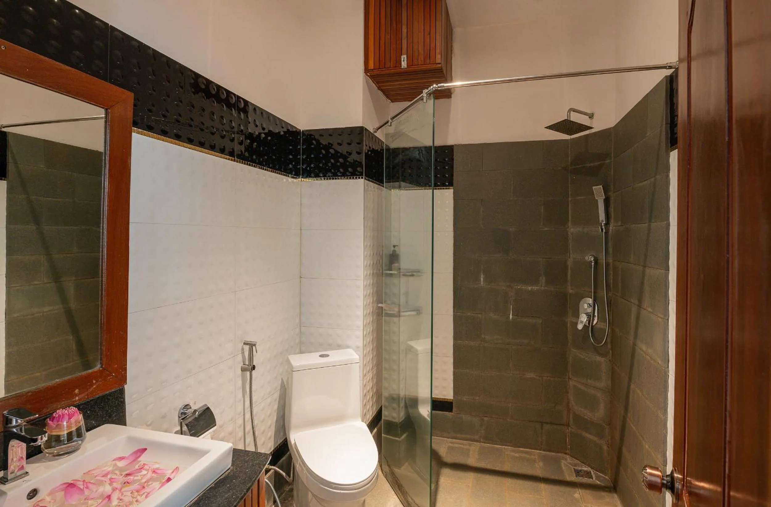 Shower in Victoria Central Residence