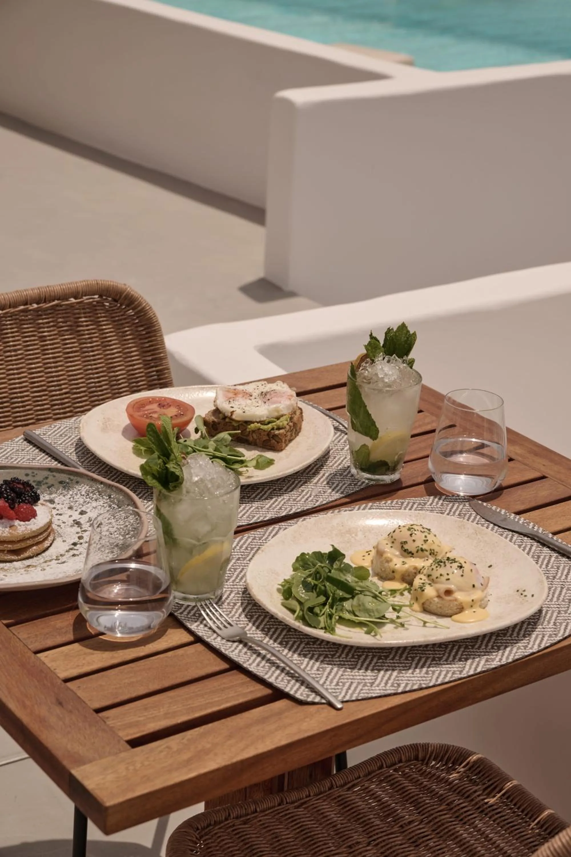 Food and drinks in Yi Hotel Mykonos