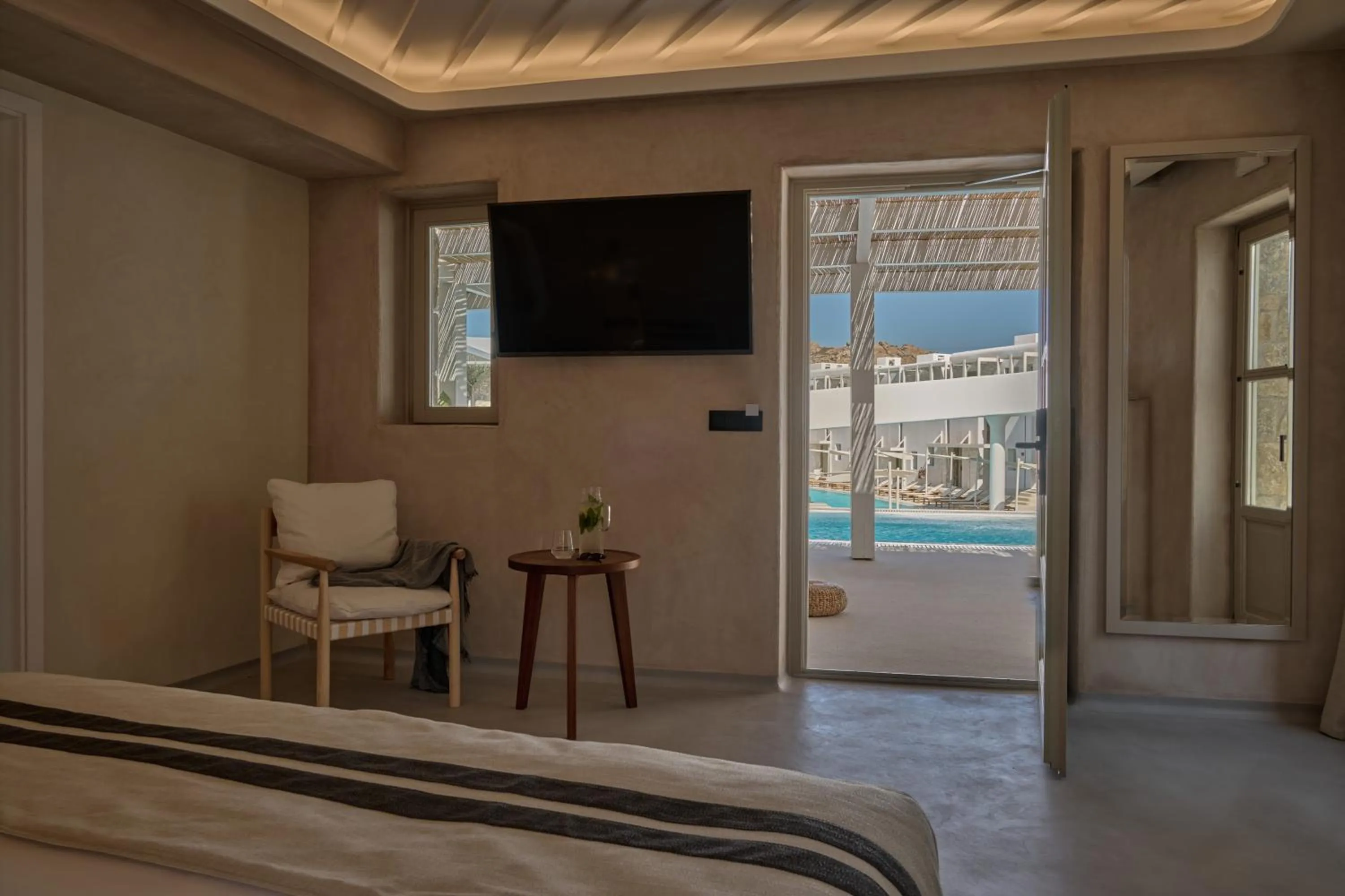 TV and multimedia in Yi Hotel Mykonos
