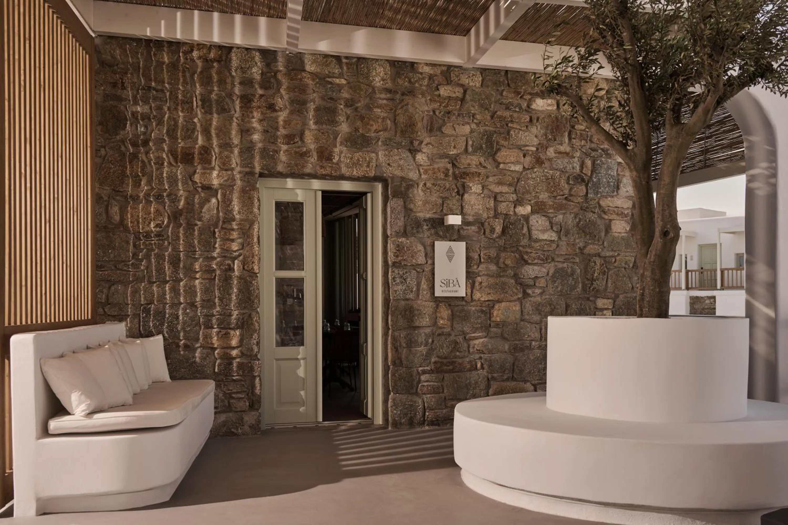 Restaurant/places to eat in Yi Hotel Mykonos