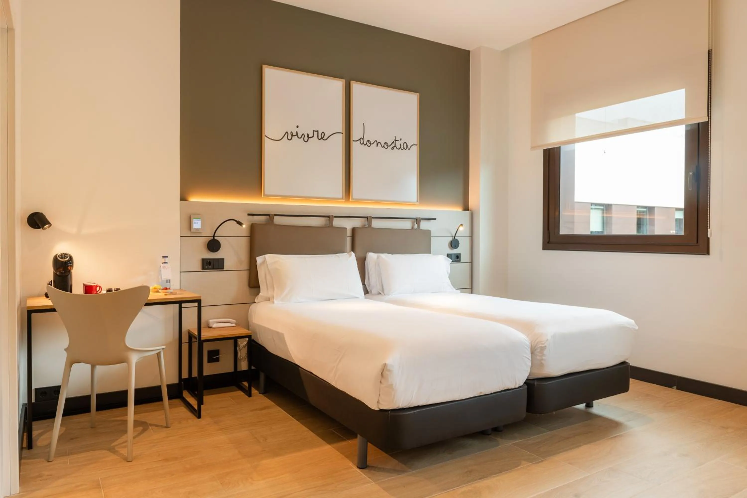 Bed in Leonardo Hotel San Sebastián