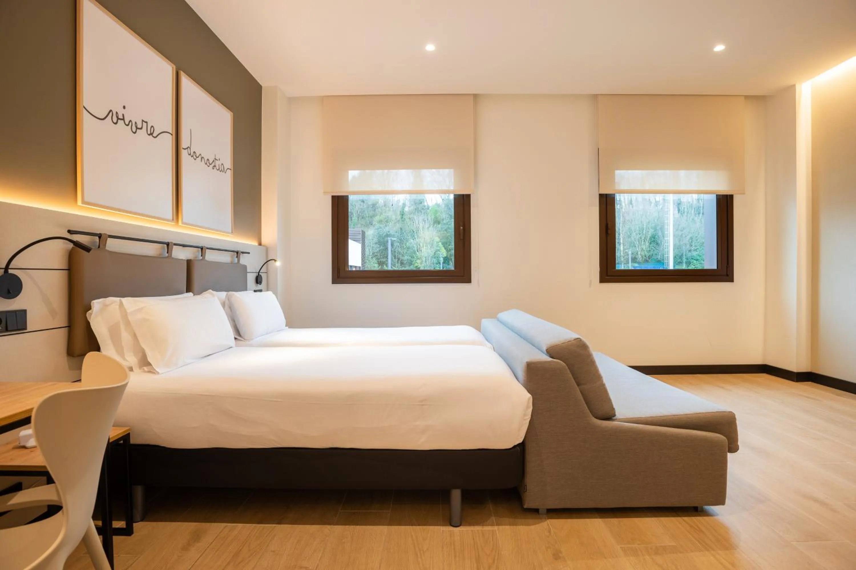 Bed in Leonardo Hotel San Sebastián