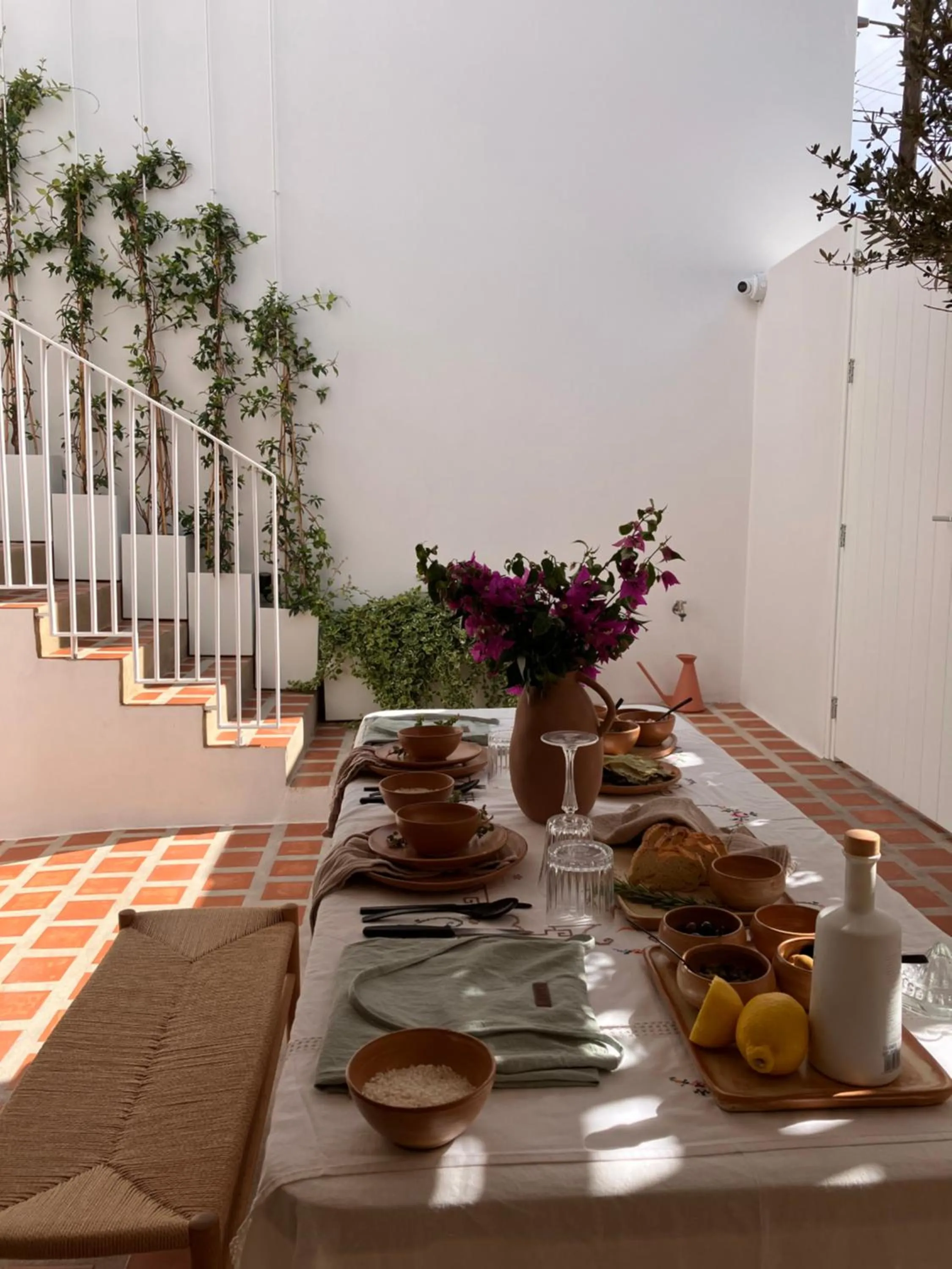 Food and drinks in Ethos Vegan Suites Fira, Santorini