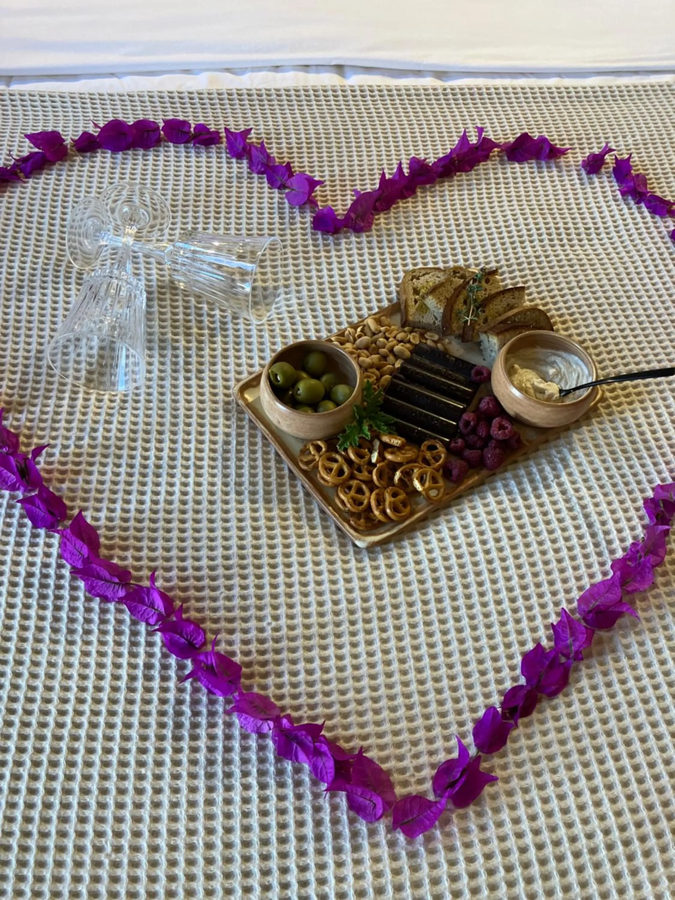 Food and drinks in Ethos Vegan Suites Fira, Santorini