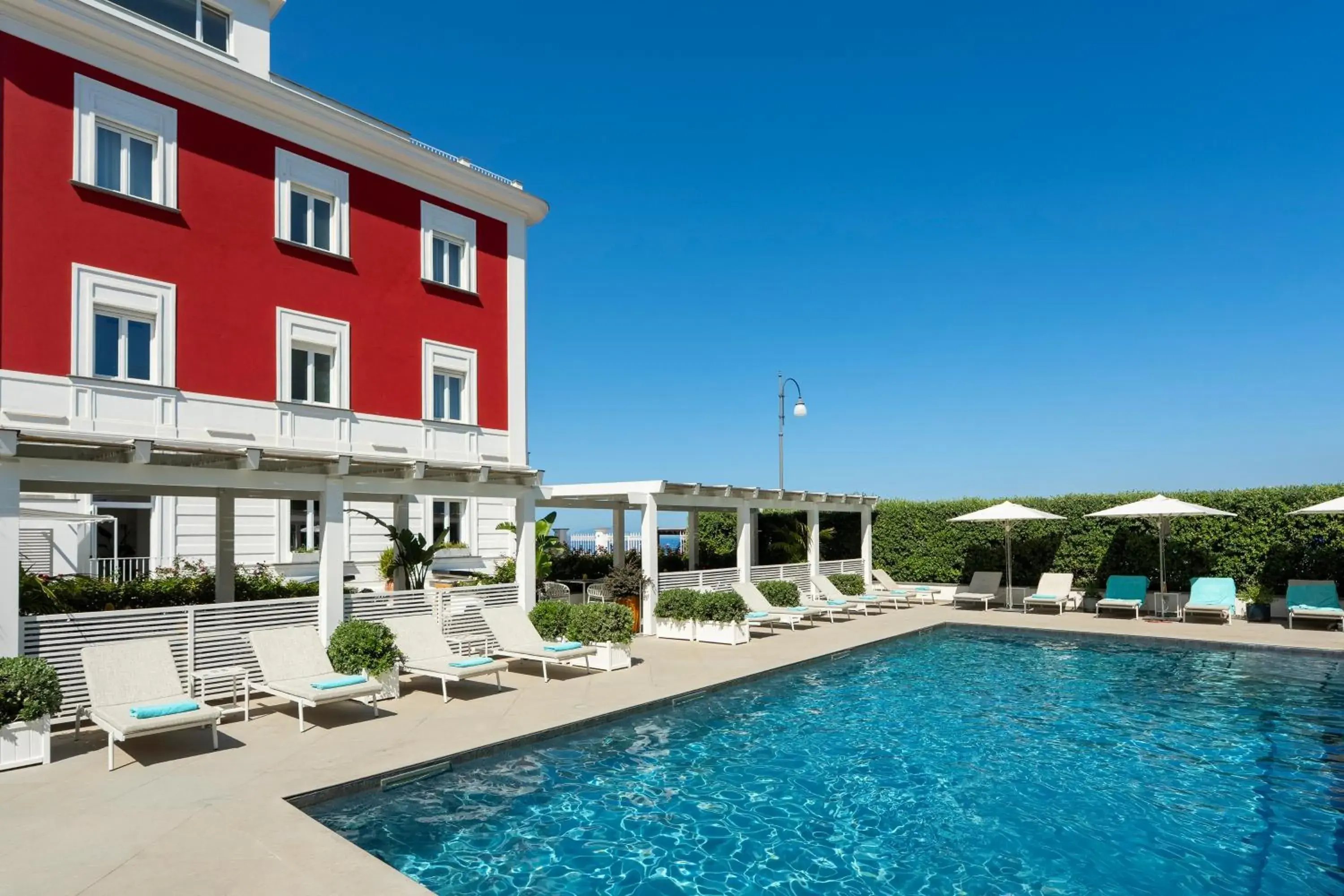 Swimming pool in Hotel Villa Garden Swimming pool in Hotel Villa Garden