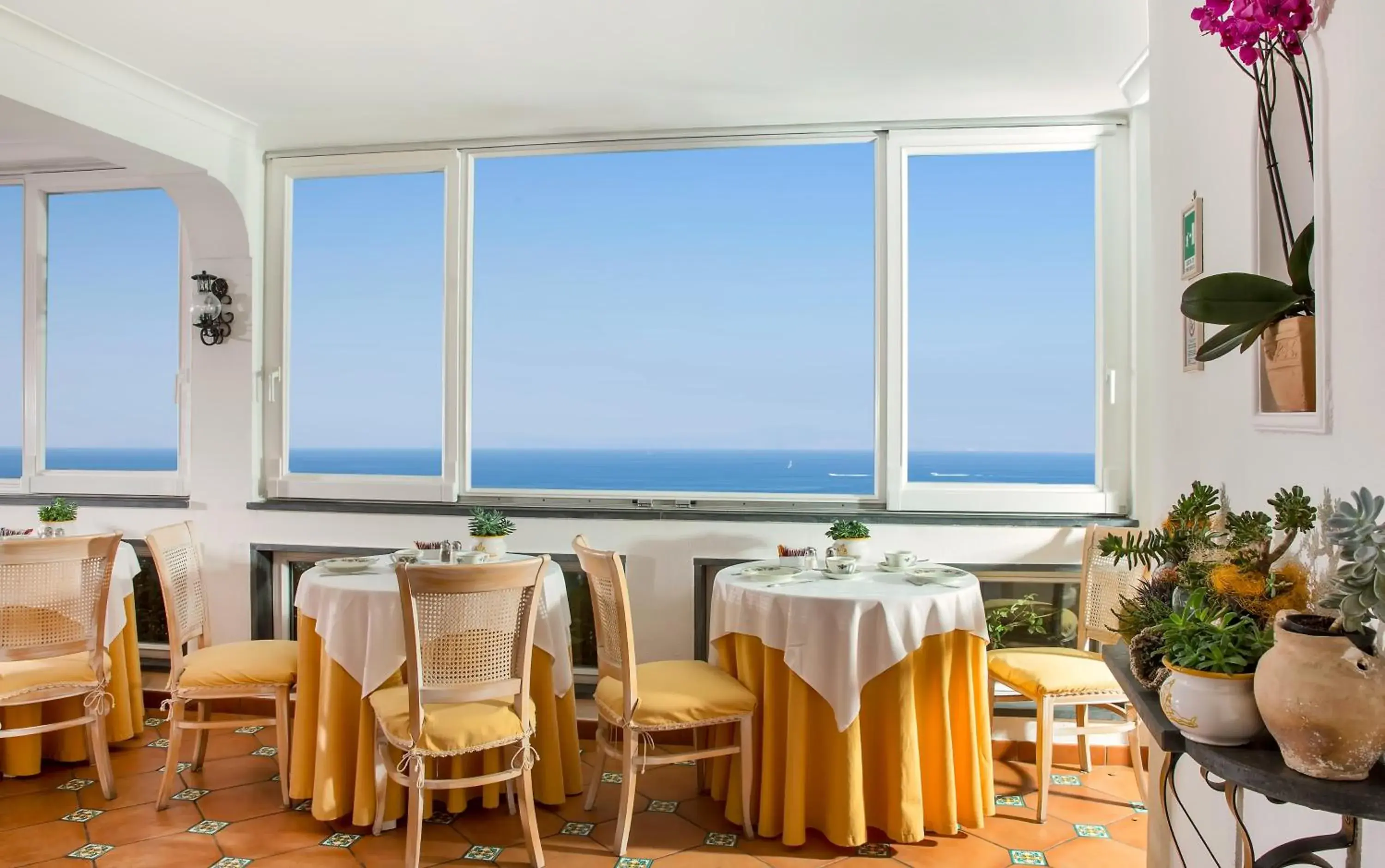 Restaurant/places to eat in Hotel Villa Garden Restaurant/places to eat in Hotel Villa Garden