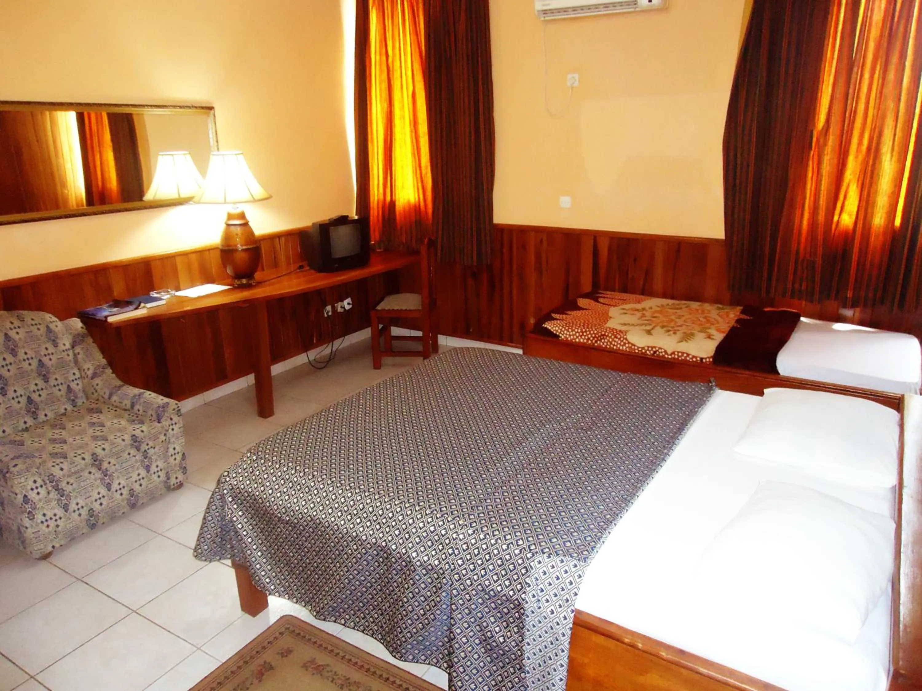 Bedroom, Bed in HOTEL SAFFANA