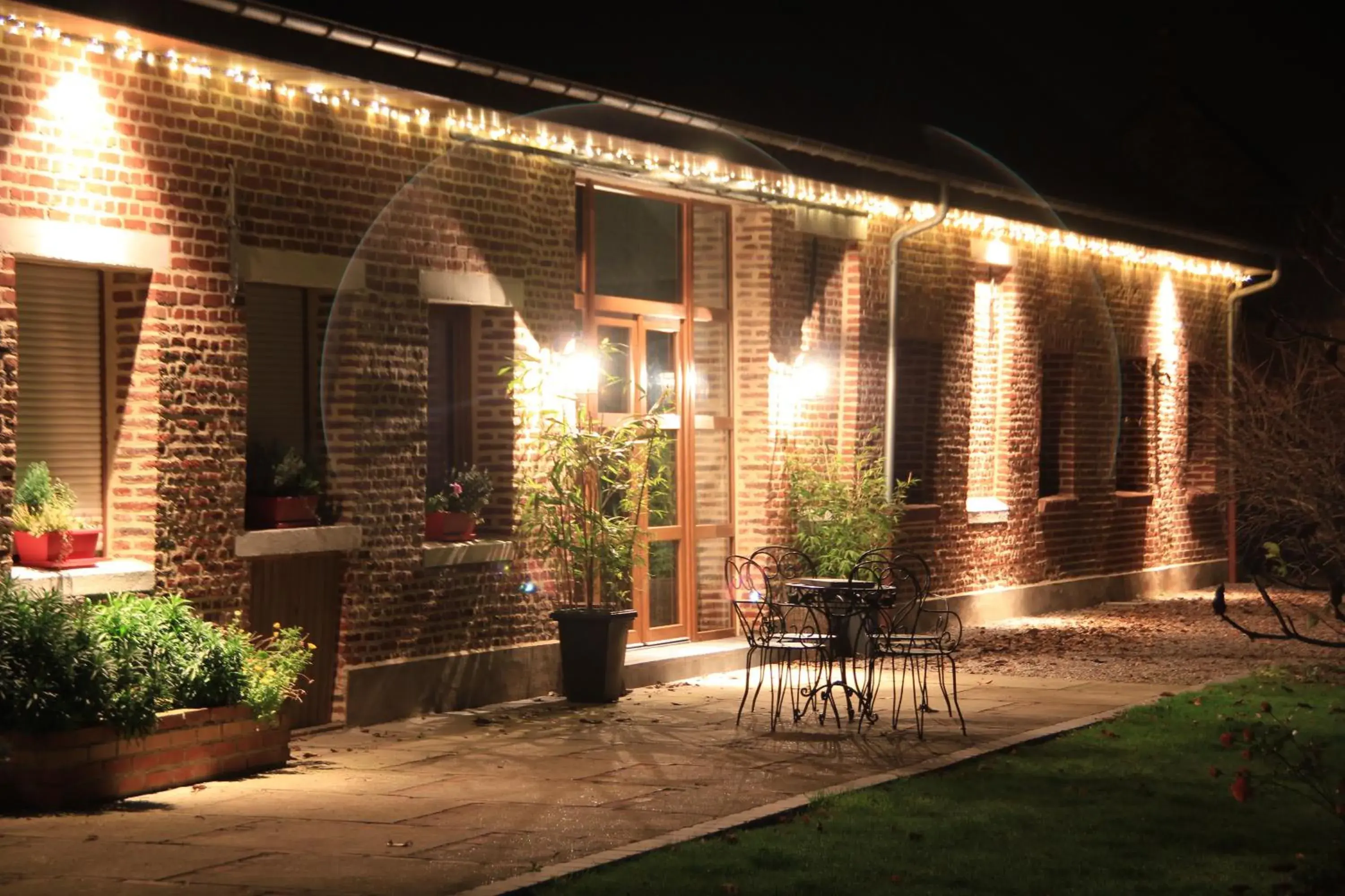 Facade/entrance in Au Coeur Des Hôtes Facade/entrance in Au Coeur Des Hôtes