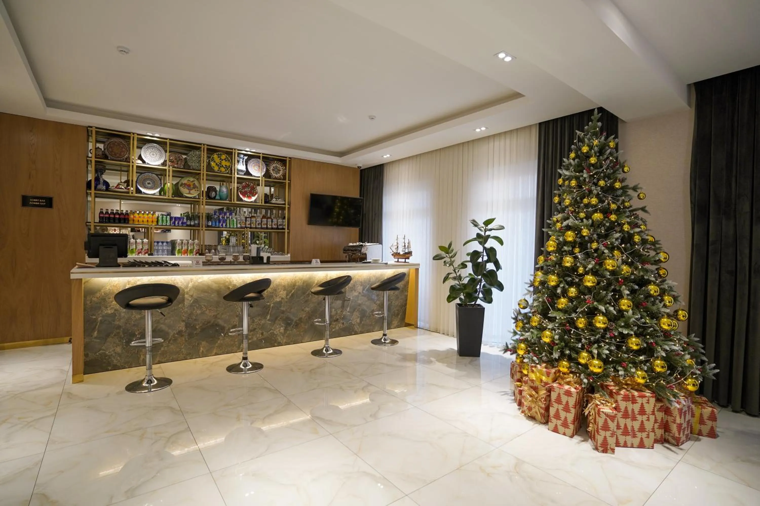 Lounge or bar in Milan Hotel