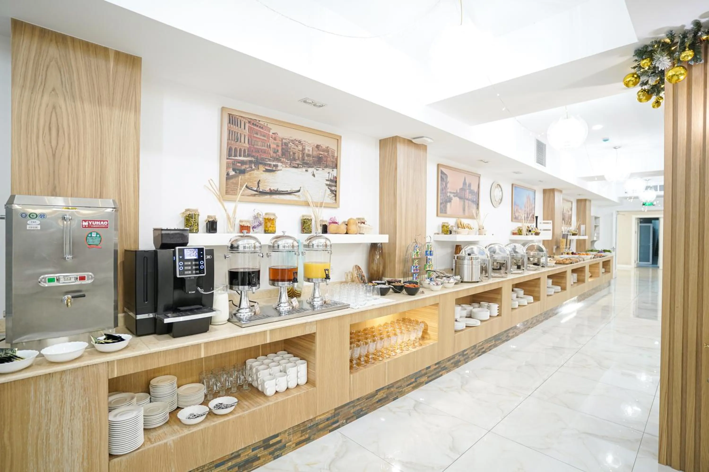 Food and drinks in Milan Hotel