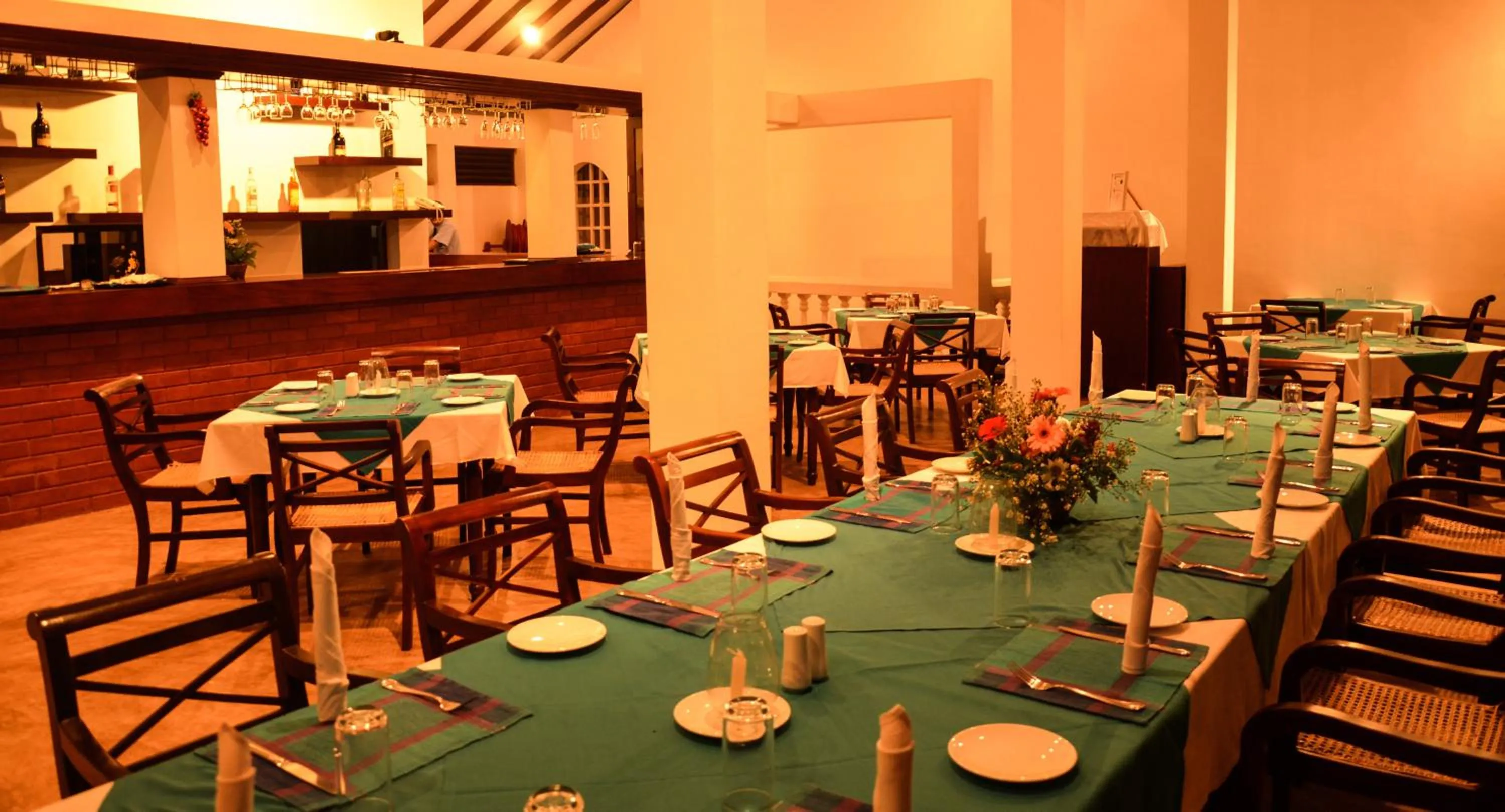 Restaurant/places to eat in Catamaran Beach Hotel