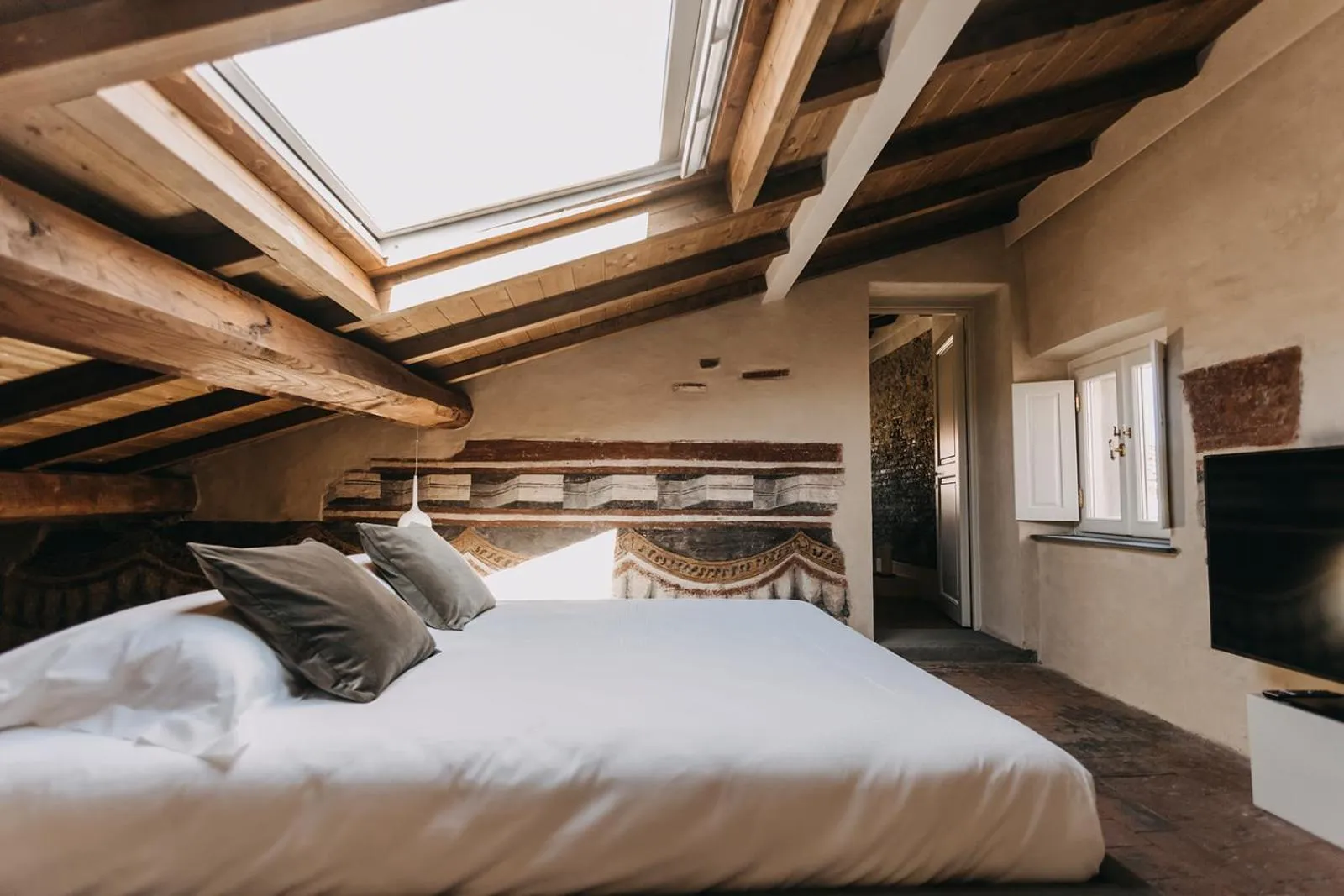 Bathroom, Bed in Palazzo Feroci - Residenza d'epoca
