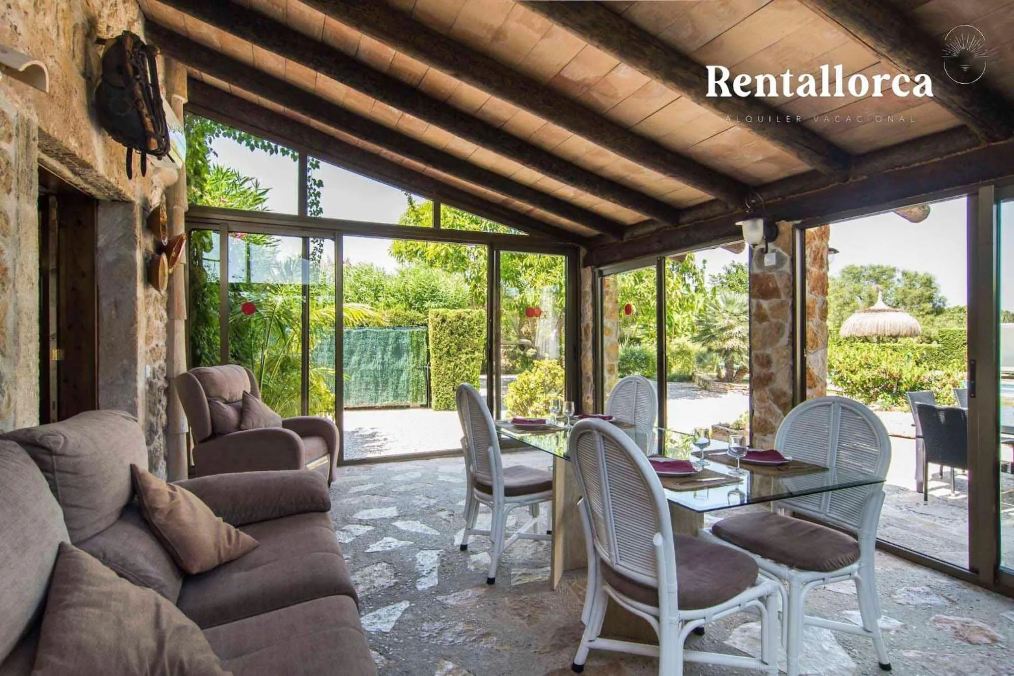 Dining area in Finca Comteses Petit by Rentallorca
