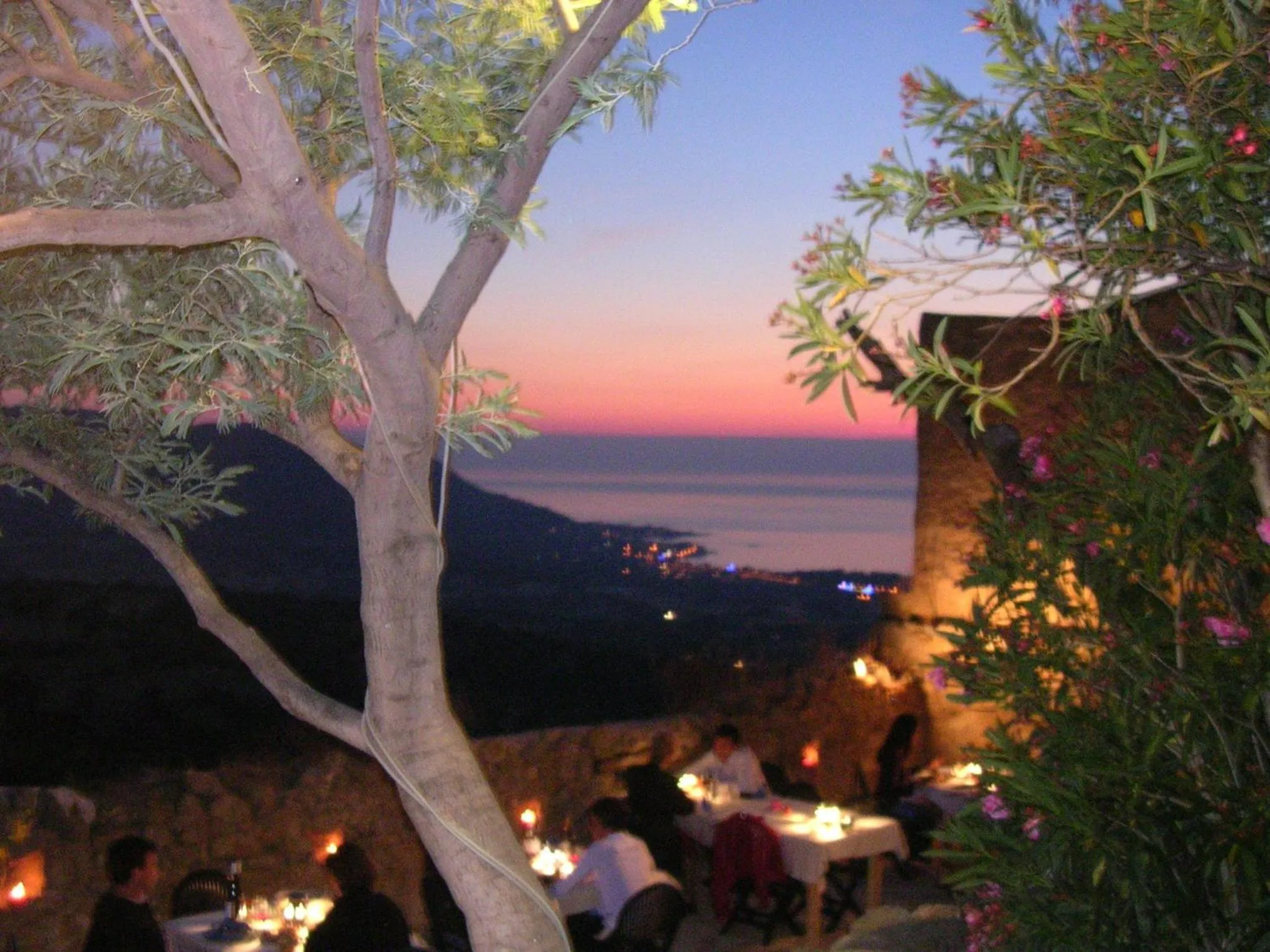 Restaurant/places to eat in Casa Musicale