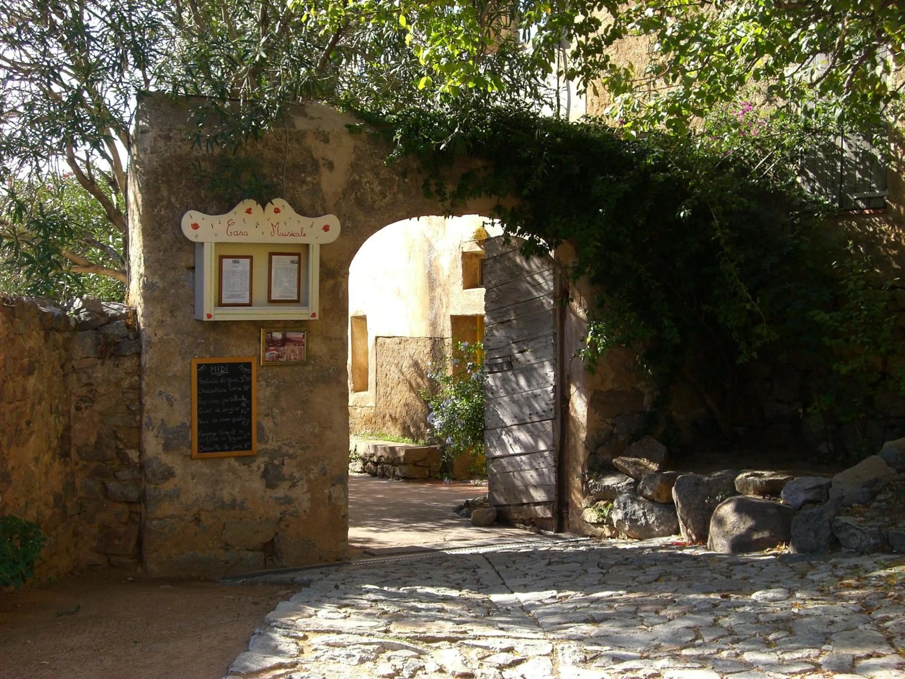 Facade/entrance in Casa Musicale