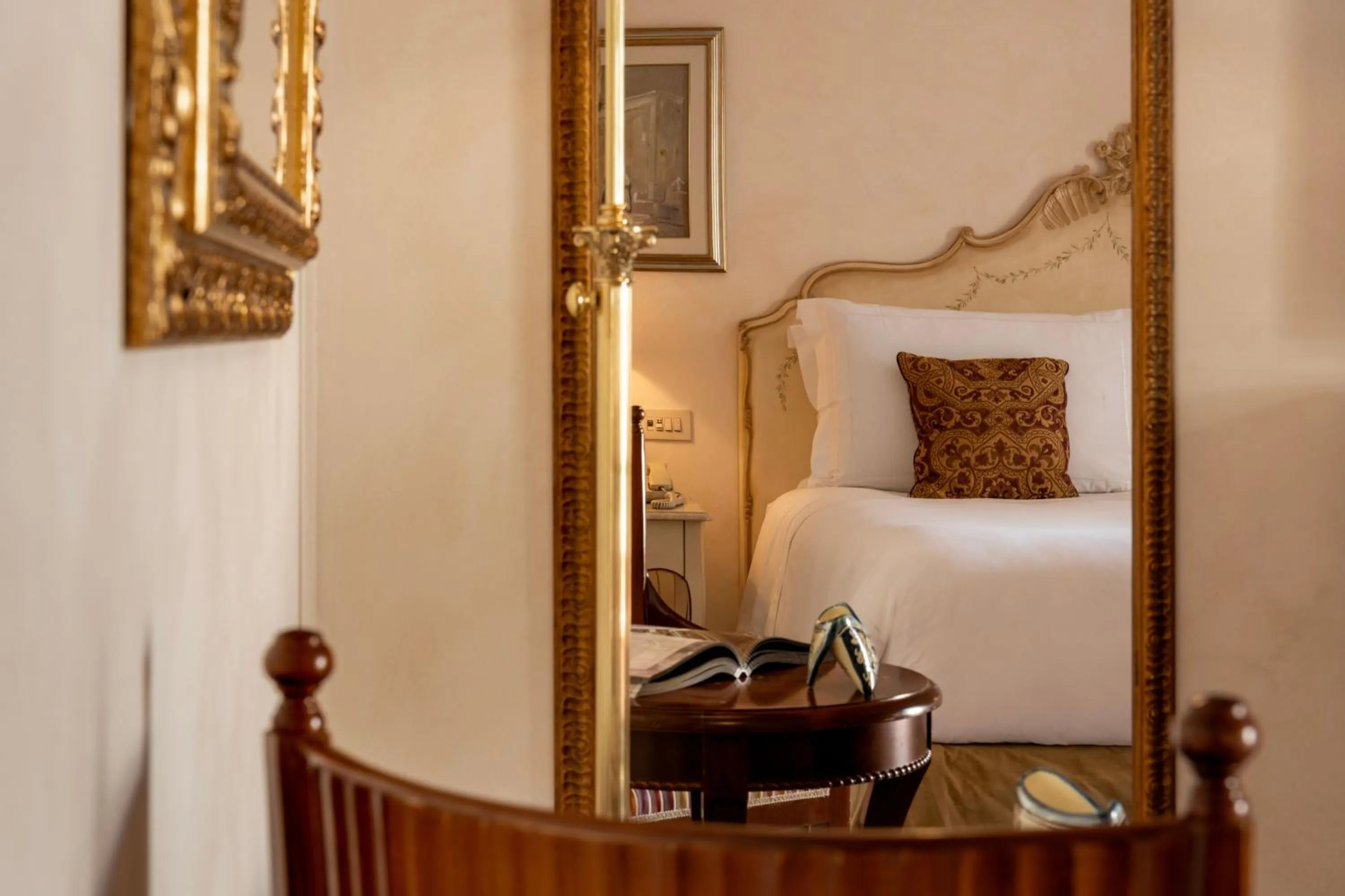 Bedroom, Bed in Grand Hotel Timeo, A Belmond Hotel, Taormina