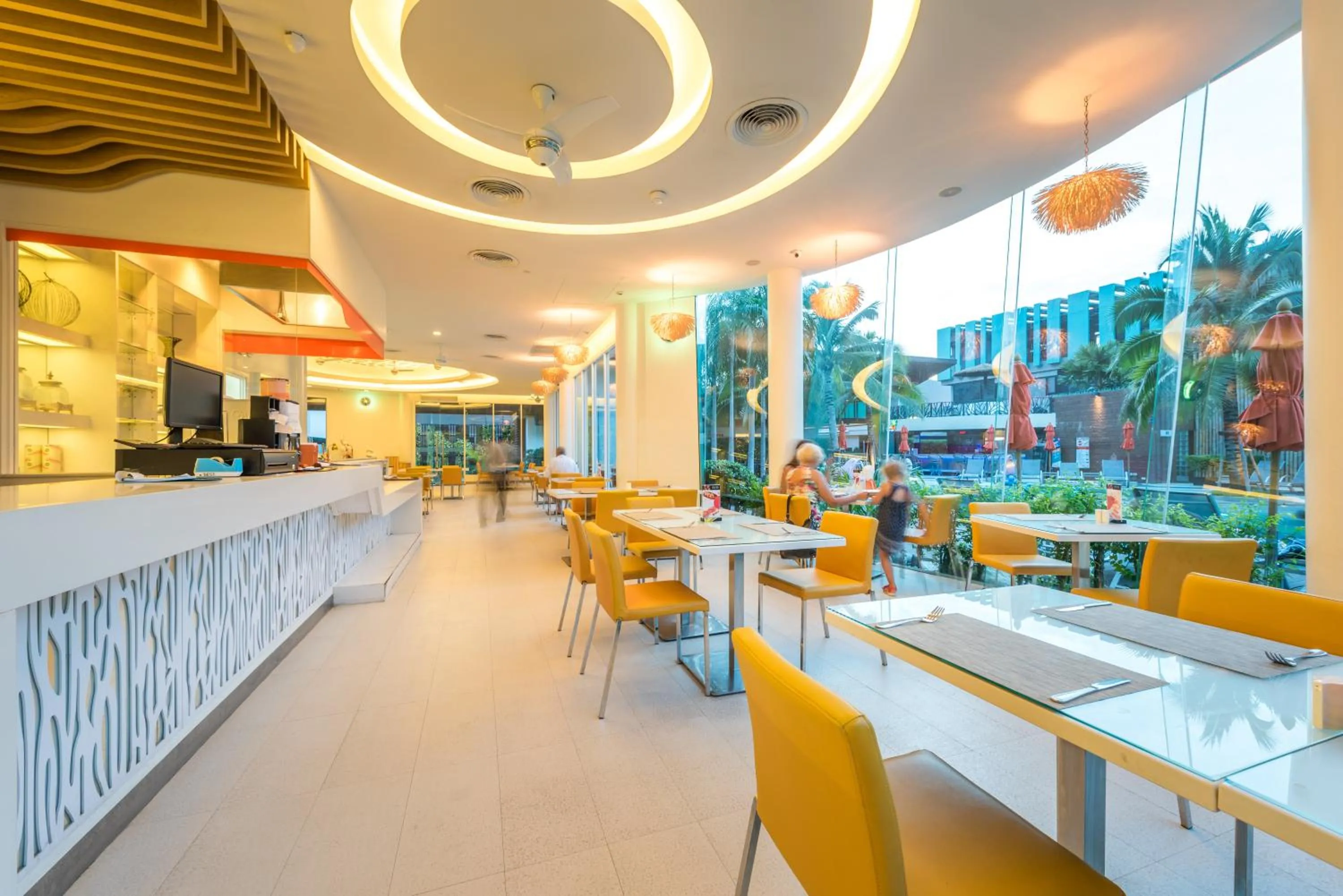 Restaurant/places to eat in The Beach Heights Resort SHA Plus