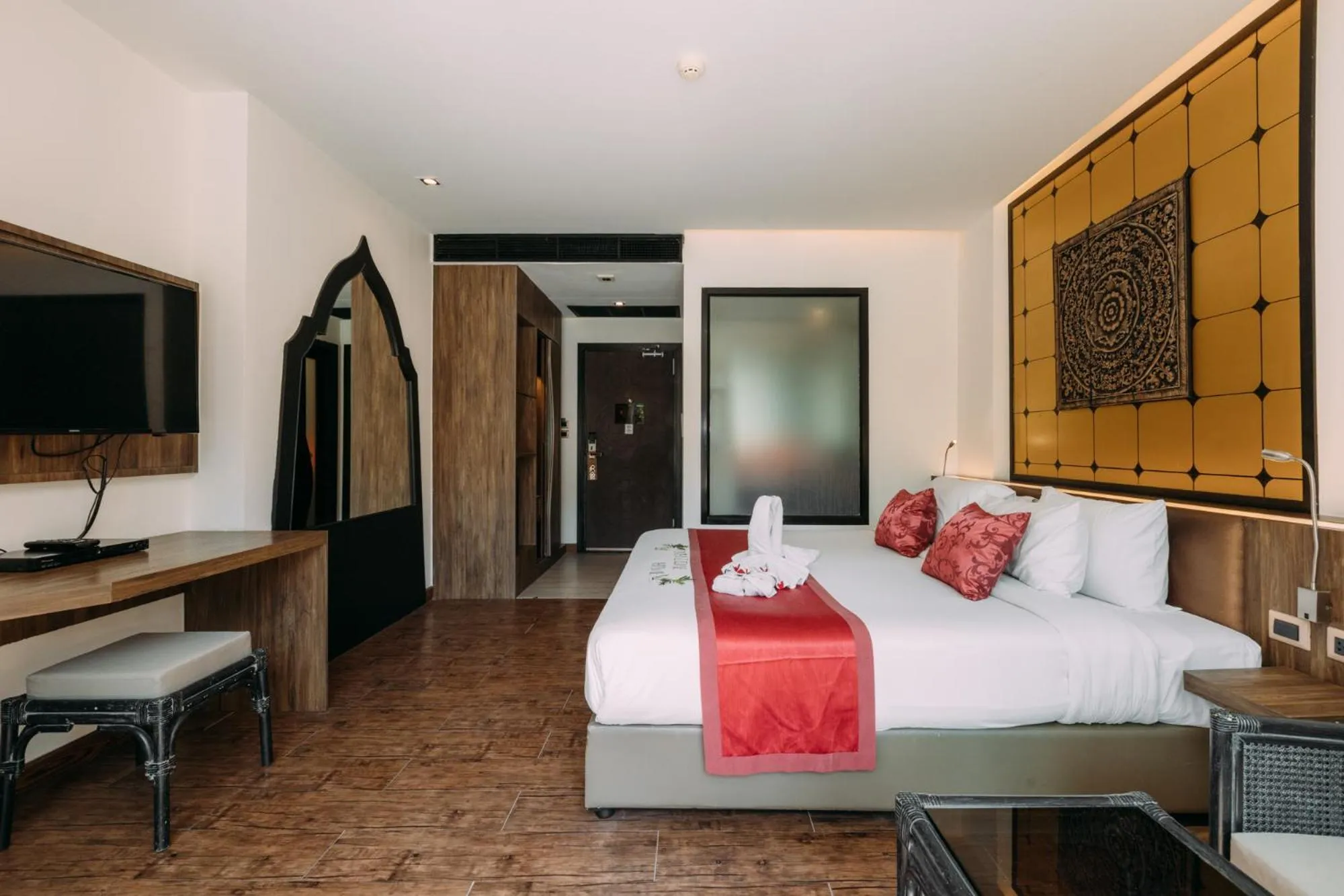 Bed in The Beach Heights Resort SHA Plus