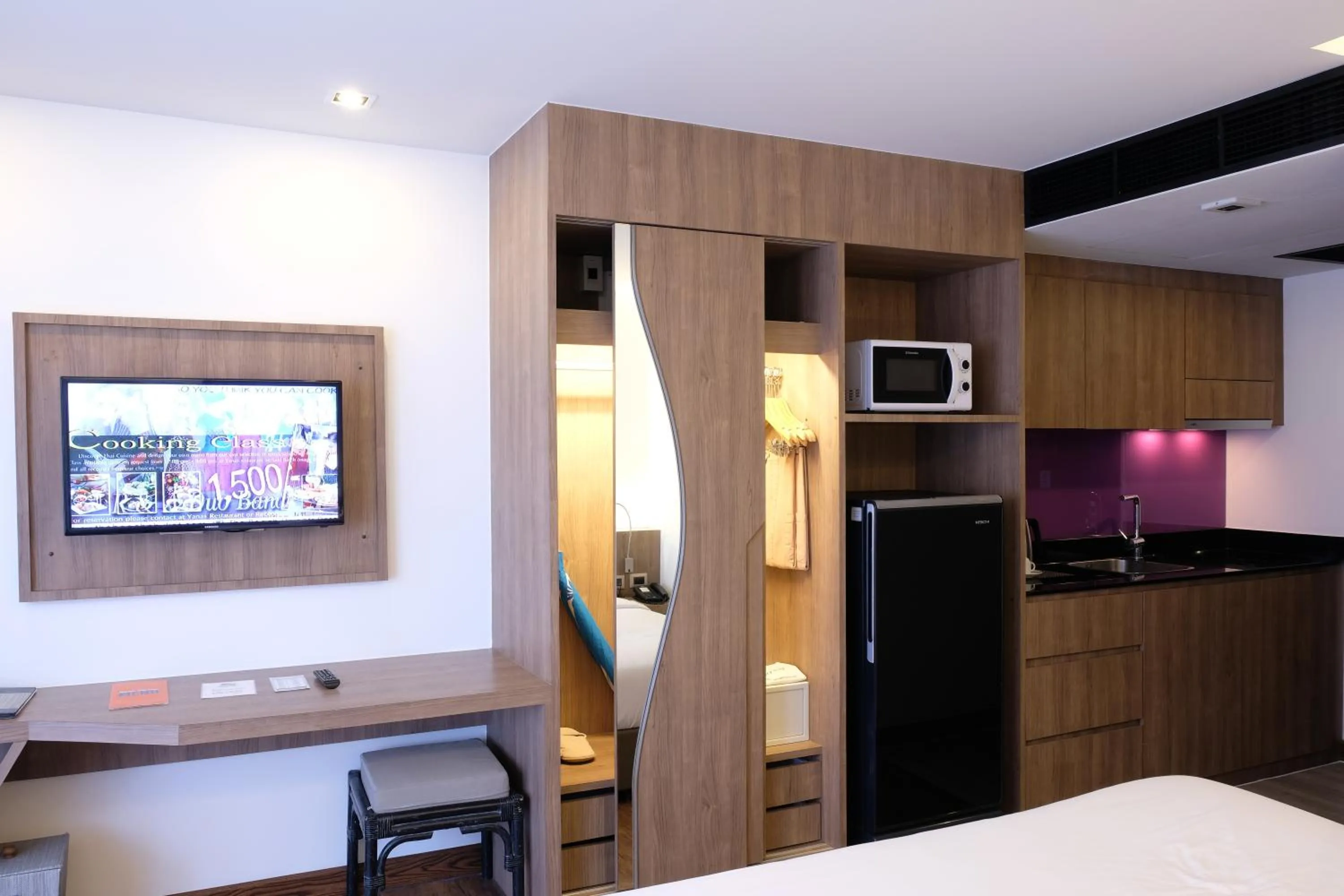 Fitness centre/facilities, Bed in The Beach Heights Resort SHA Plus