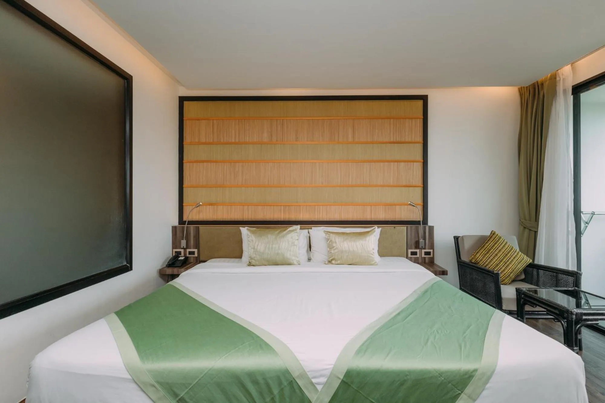 Bed in The Beach Heights Resort SHA Plus