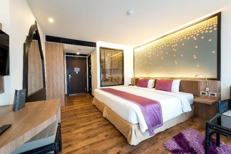 Bed in The Beach Heights Resort SHA Plus